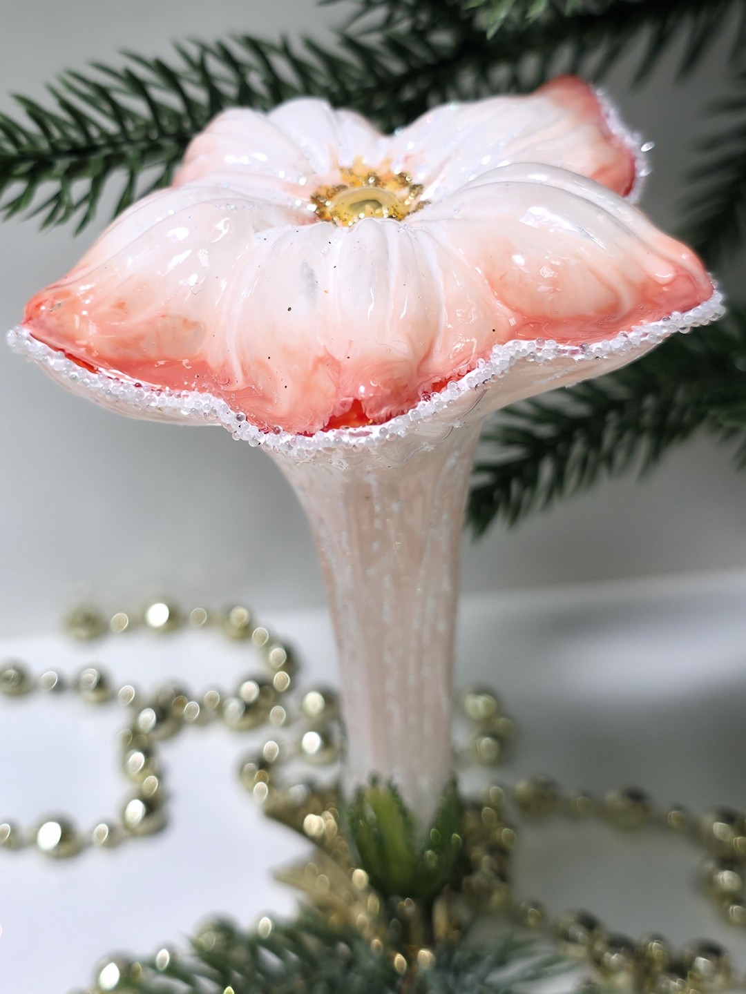 фото Стеклянная елочная игрушка Цветочек на прищепке