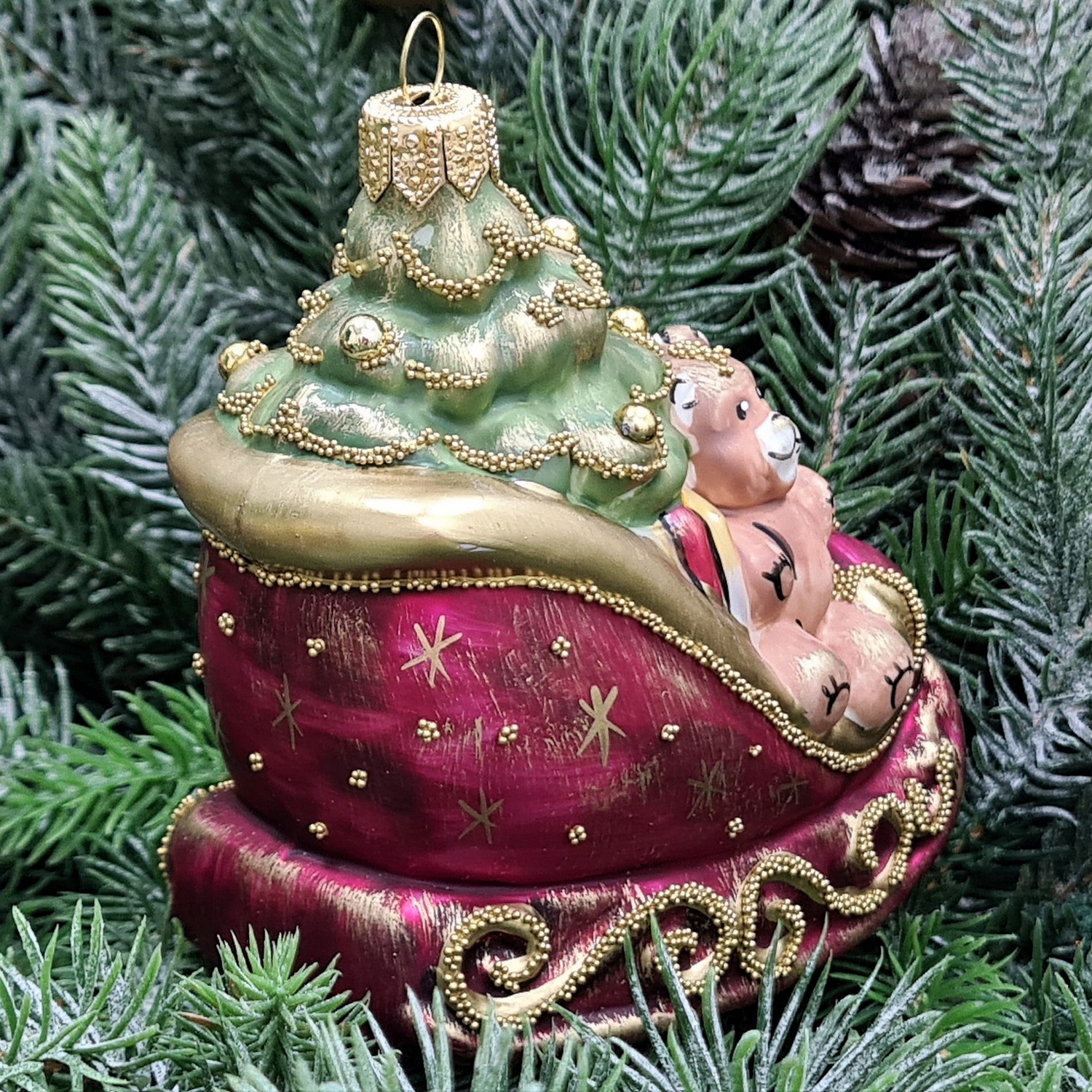 фото Стеклянная елочная игрушка Сани с подарками винтаж