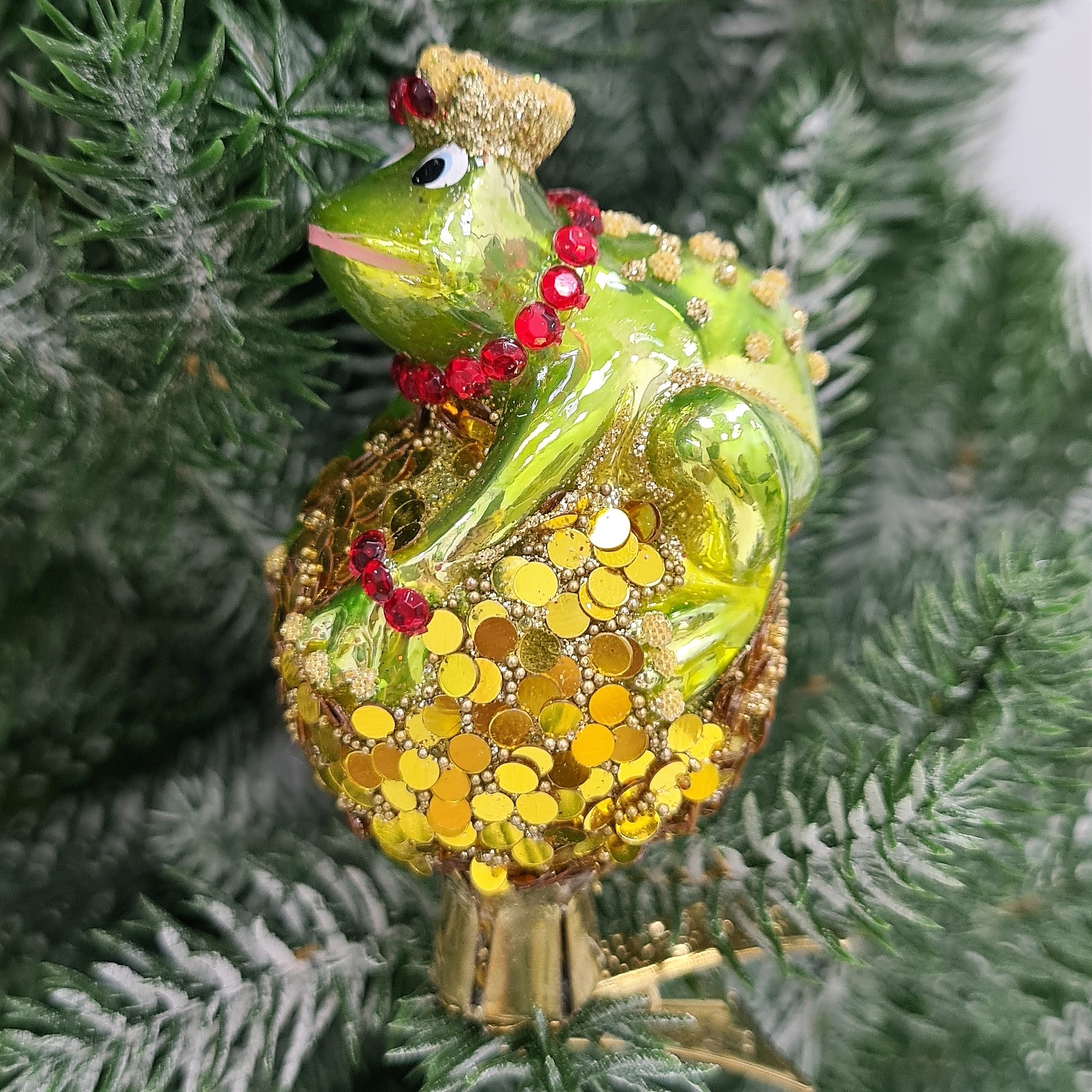 фото Стеклянная елочная игрушка Царевна лягушка на монетках