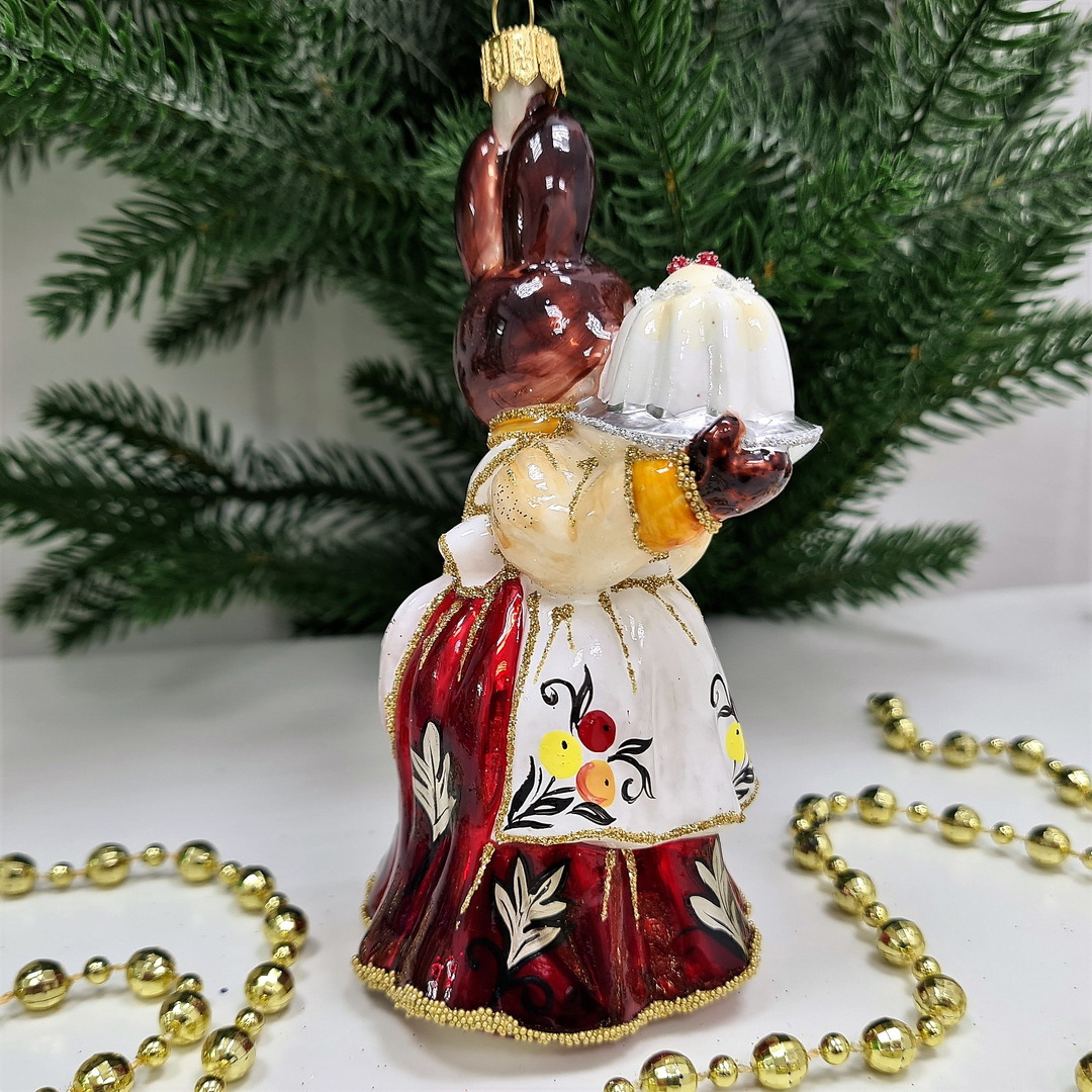 фото Стеклянная елочная игрушка Зайчиха с тортом-3