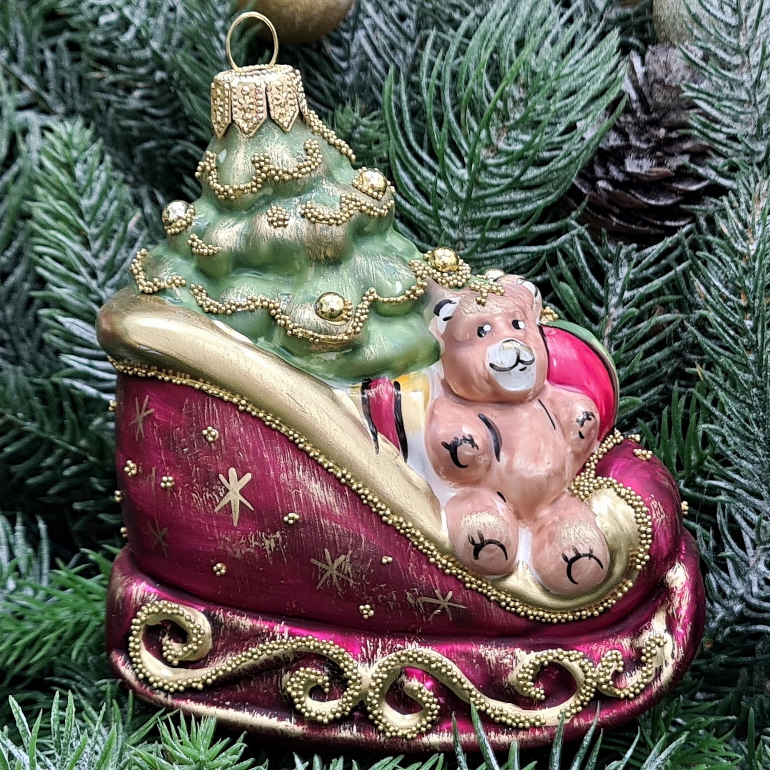 фото Стеклянная елочная игрушка Сани с подарками винтаж