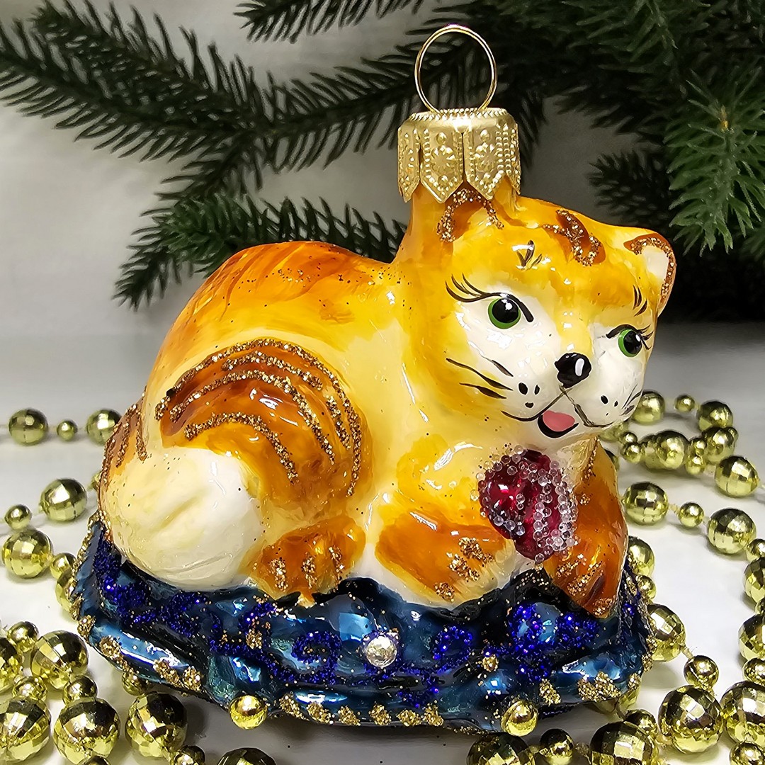 фото Стеклянная елочная игрушка Котик на подушке