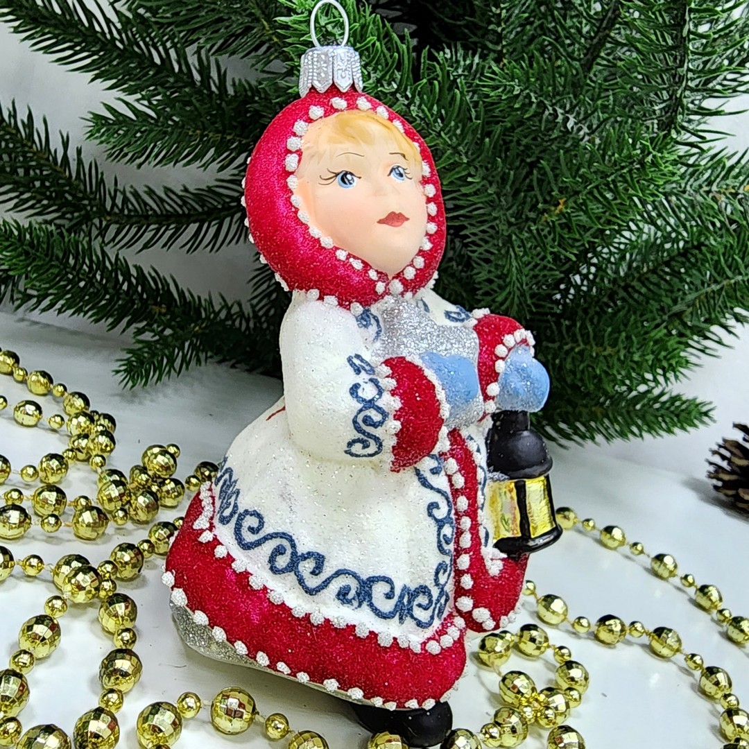фото Стеклянная елочная игрушка Девочка с фонарем