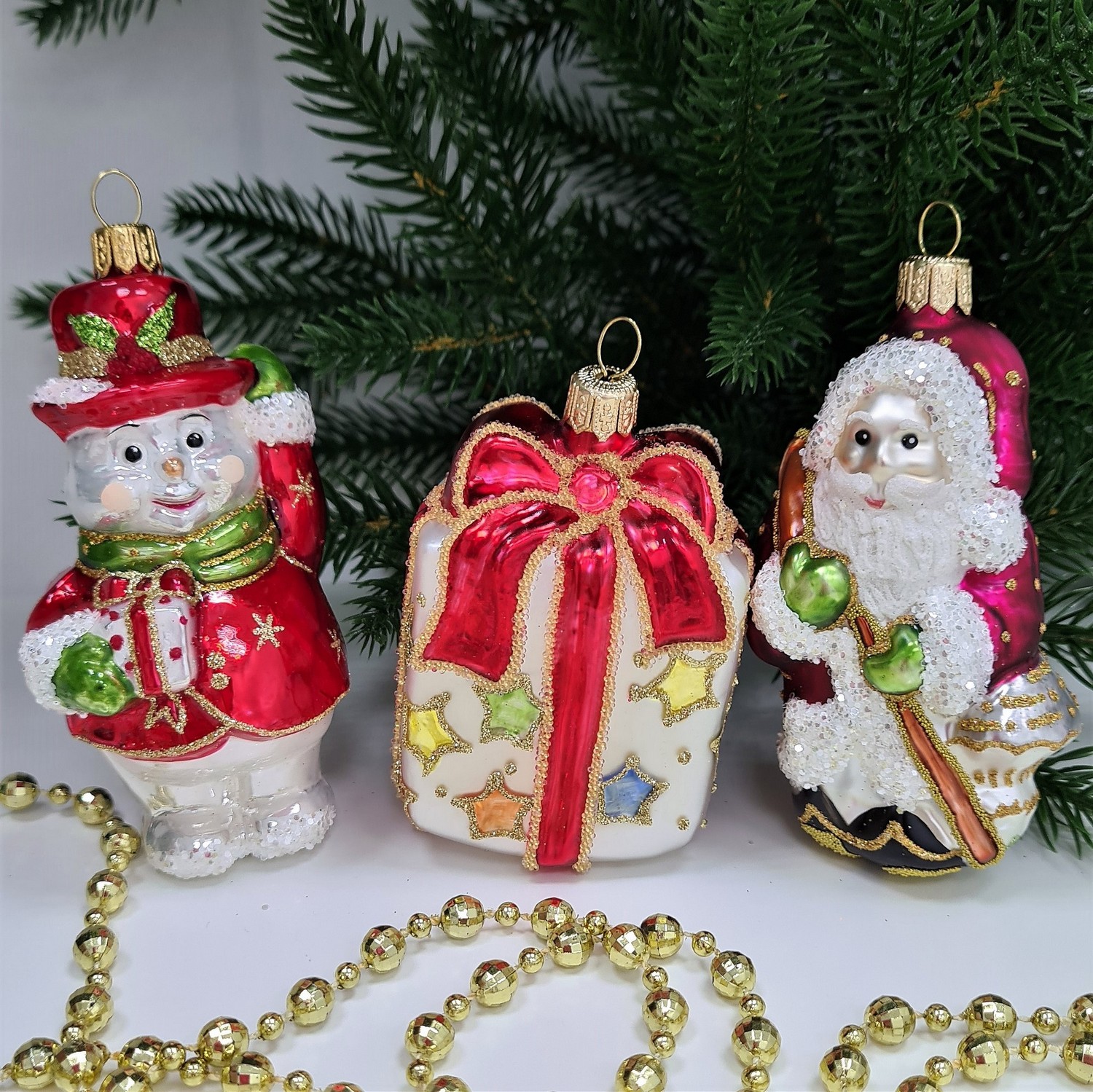 фото Набор ёлочных игрушек Дед Мороз, снеговик и подарок