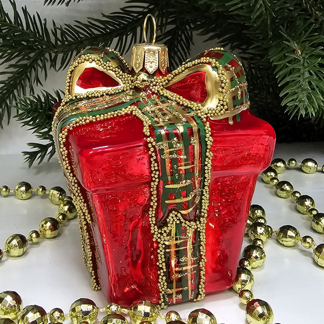 фото Стеклянная елочная игрушка Подарок