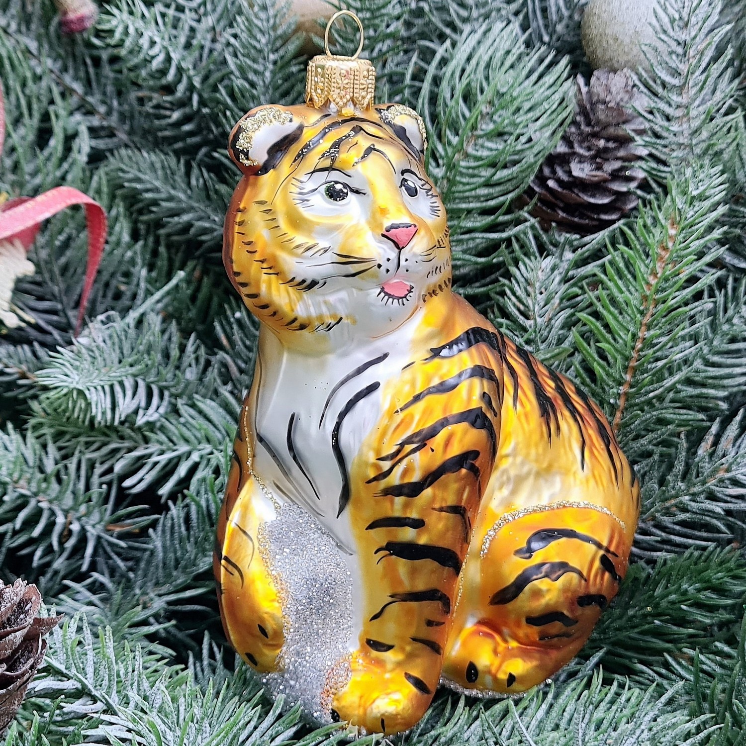 фото Стеклянная елочная игрушка Тигр на камне