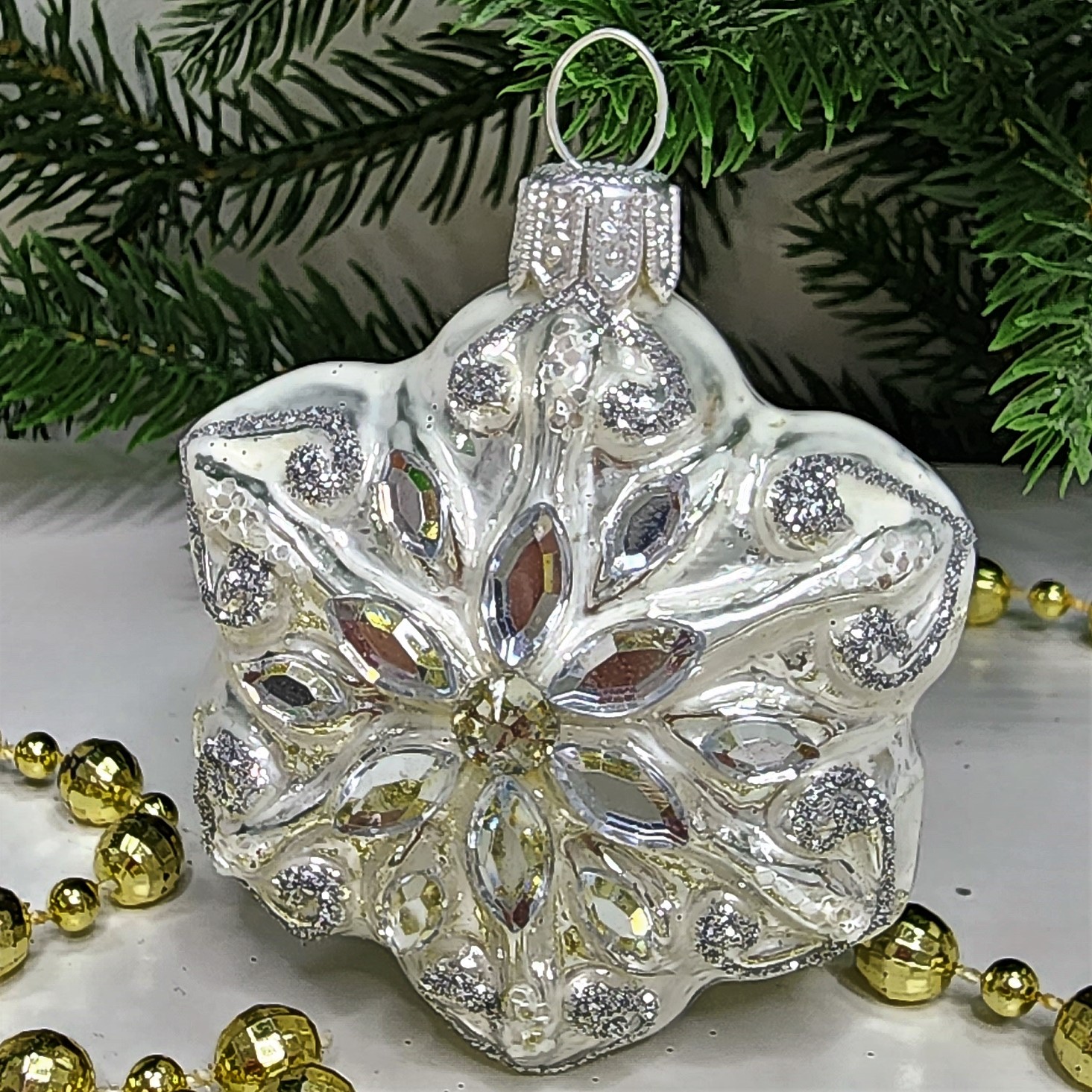 фото Стеклянная елочная игрушка Снежинка