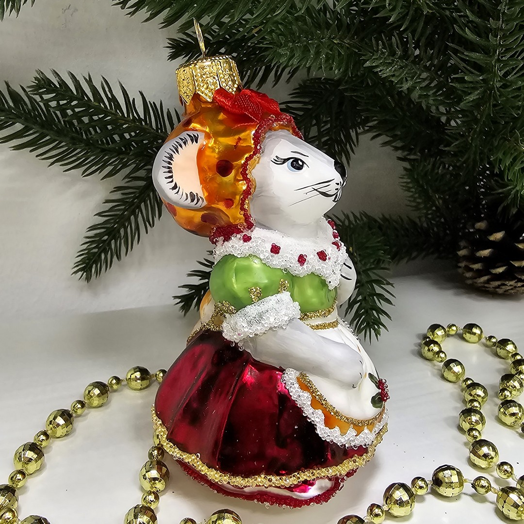 фото Стеклянная елочная игрушка Мышка хозяйка