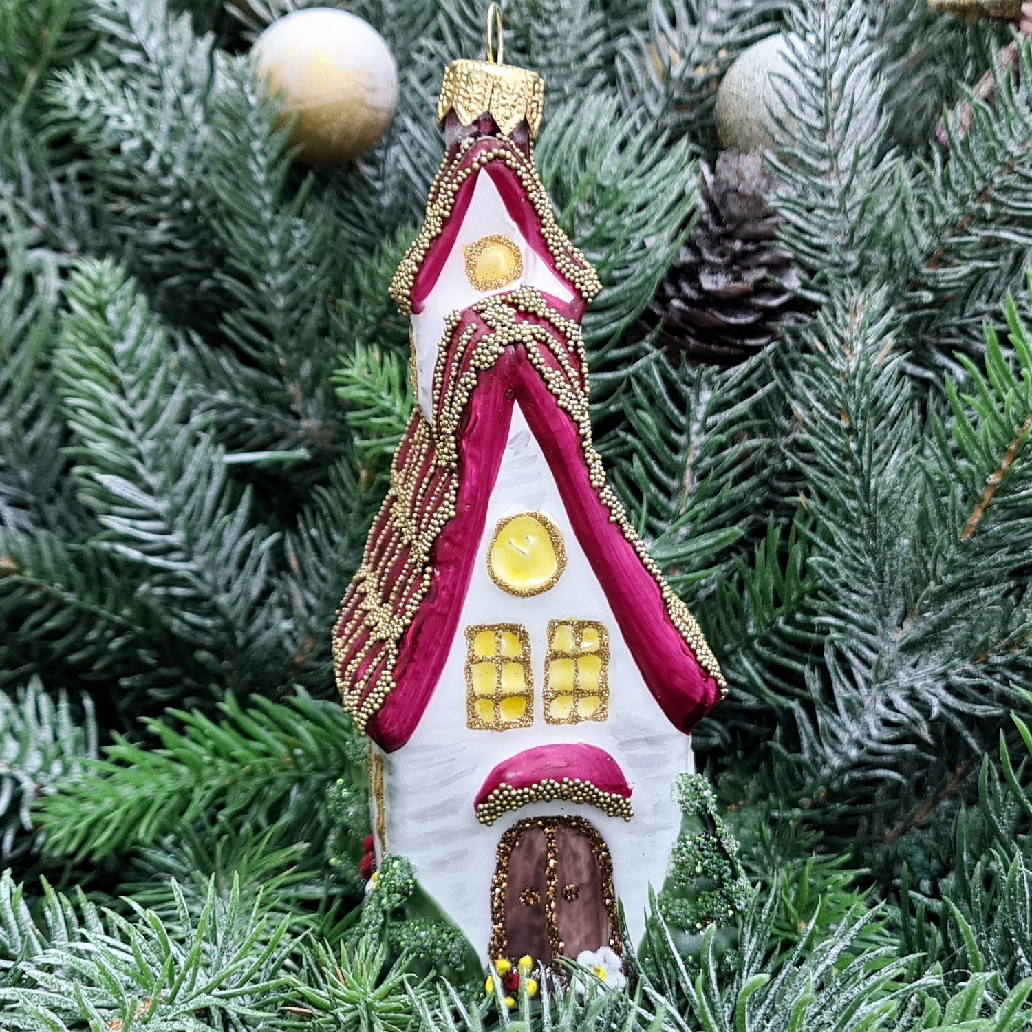 фото Стеклянная елочная игрушка Домик с острой крышей винтаж