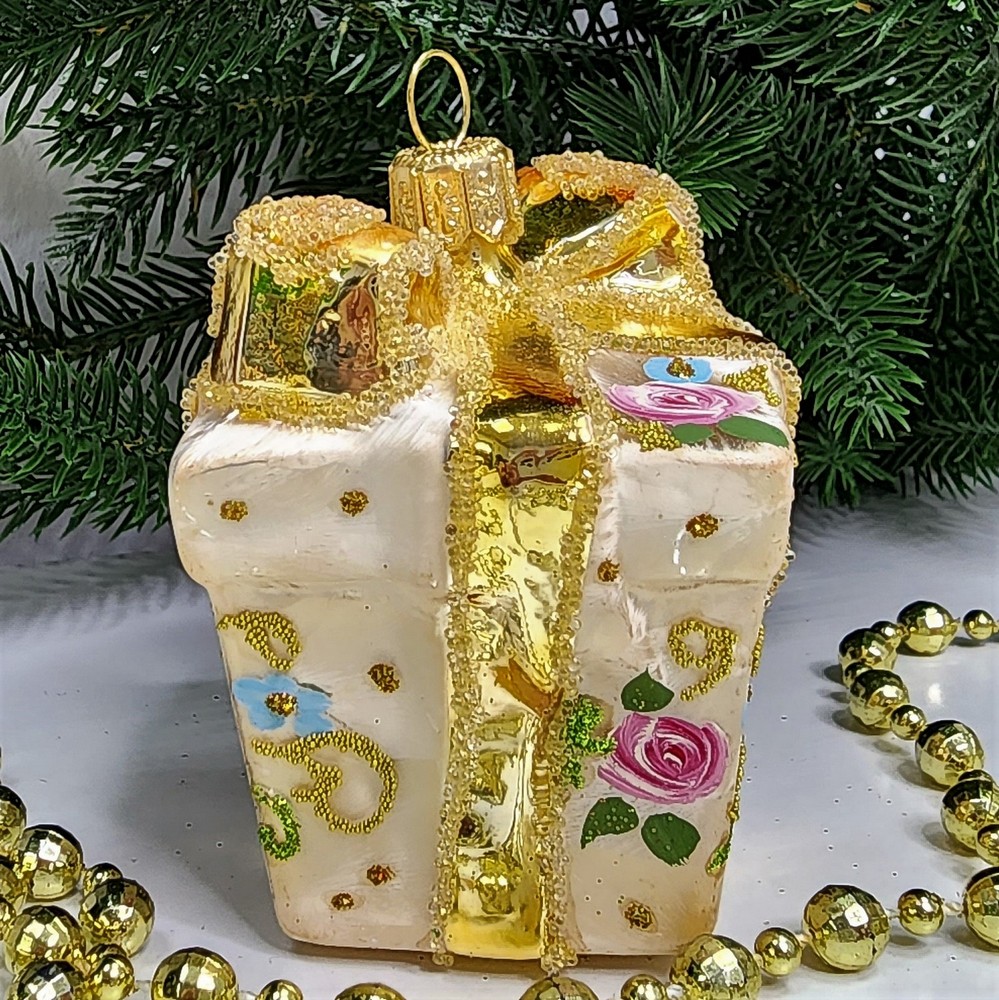 фото Стеклянная елочная игрушка Подарок версаль