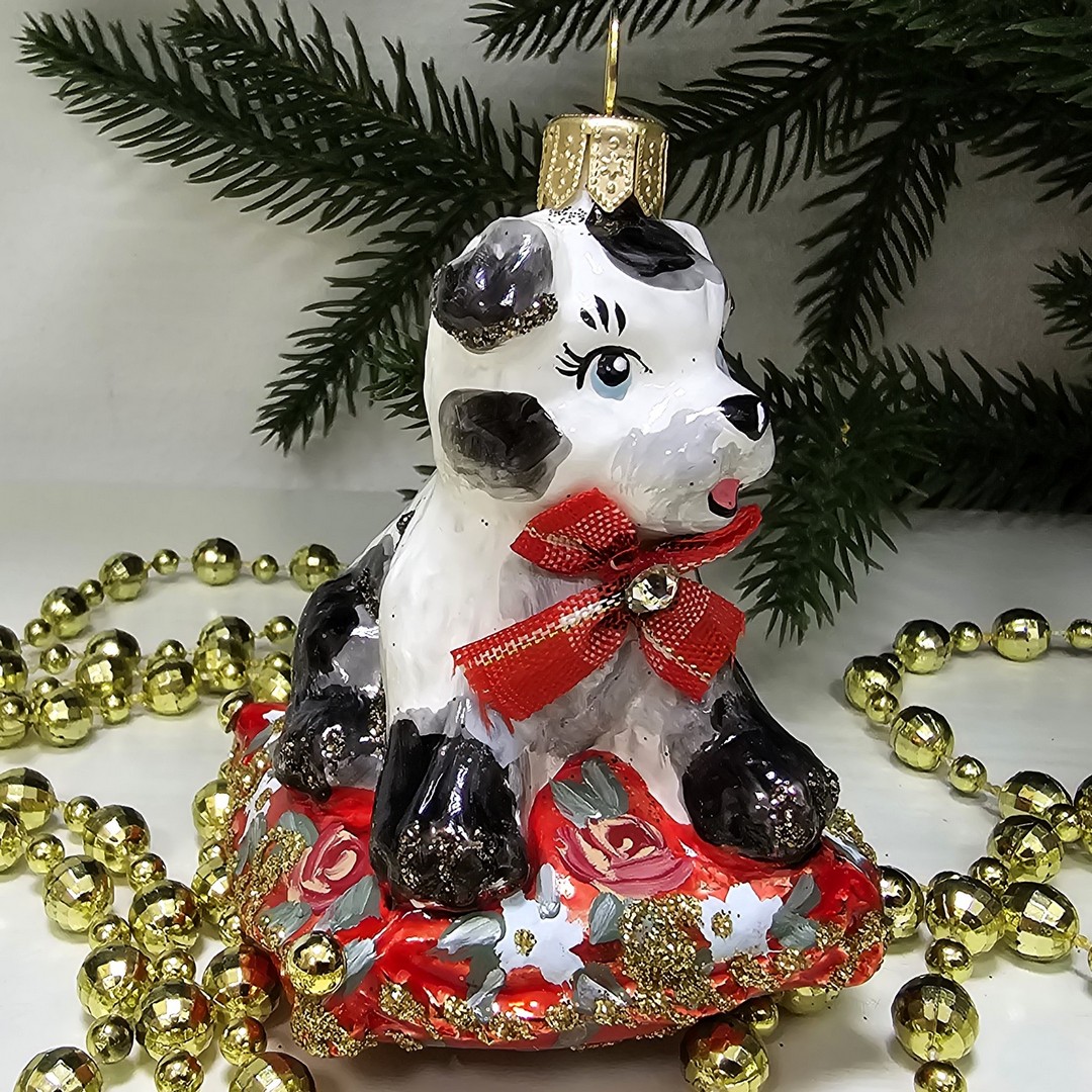 фото Стеклянная елочная игрушка Щенок на подушке