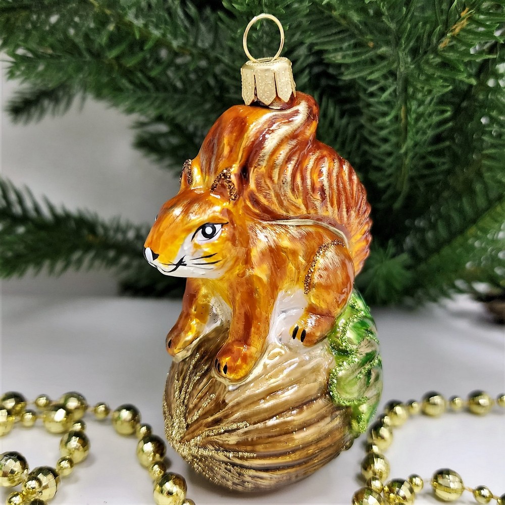 фото Стеклянная елочная игрушка Белочка на желуде