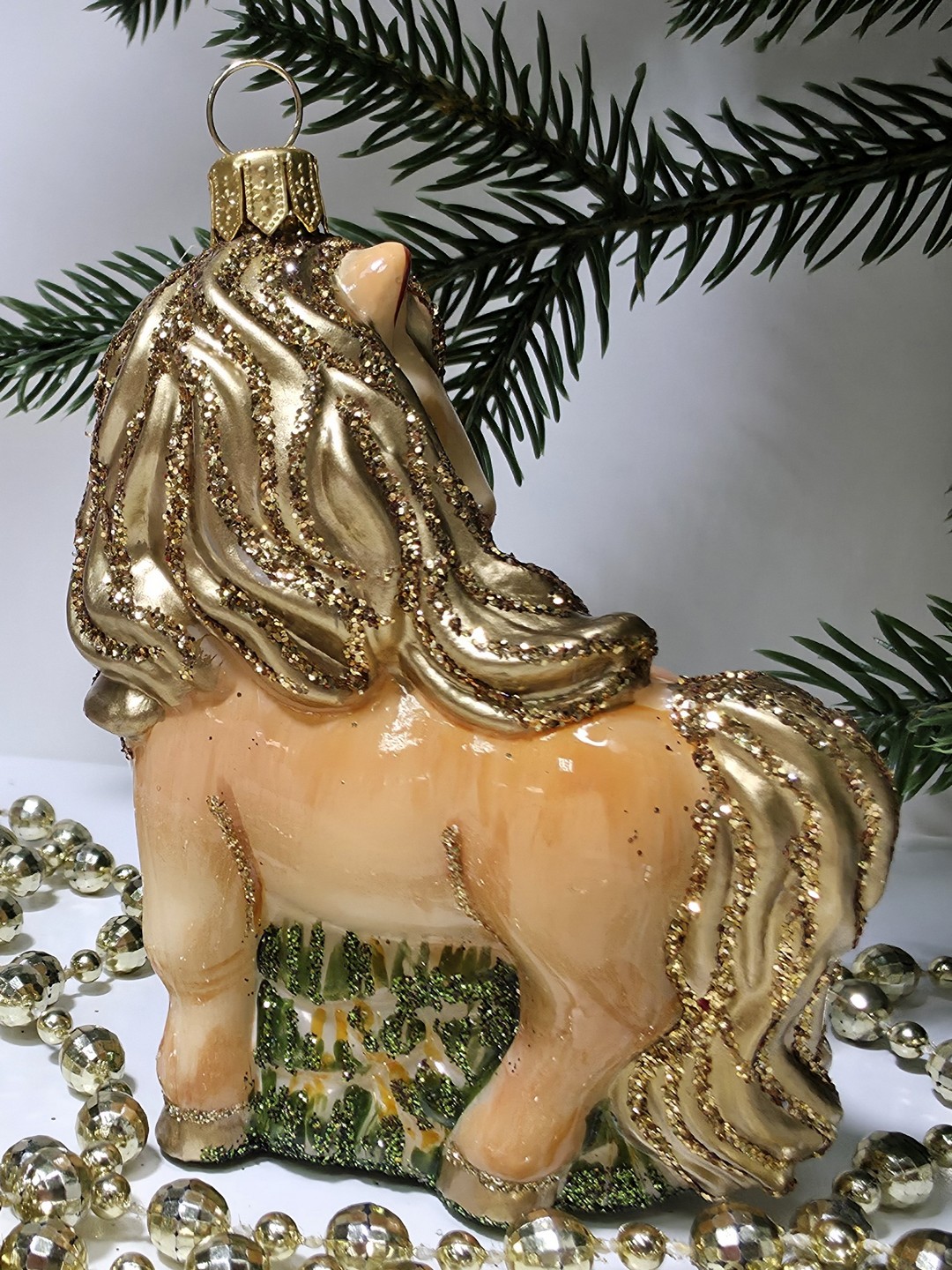 фото Стеклянная елочная игрушка Лошадка смотрит в бок
