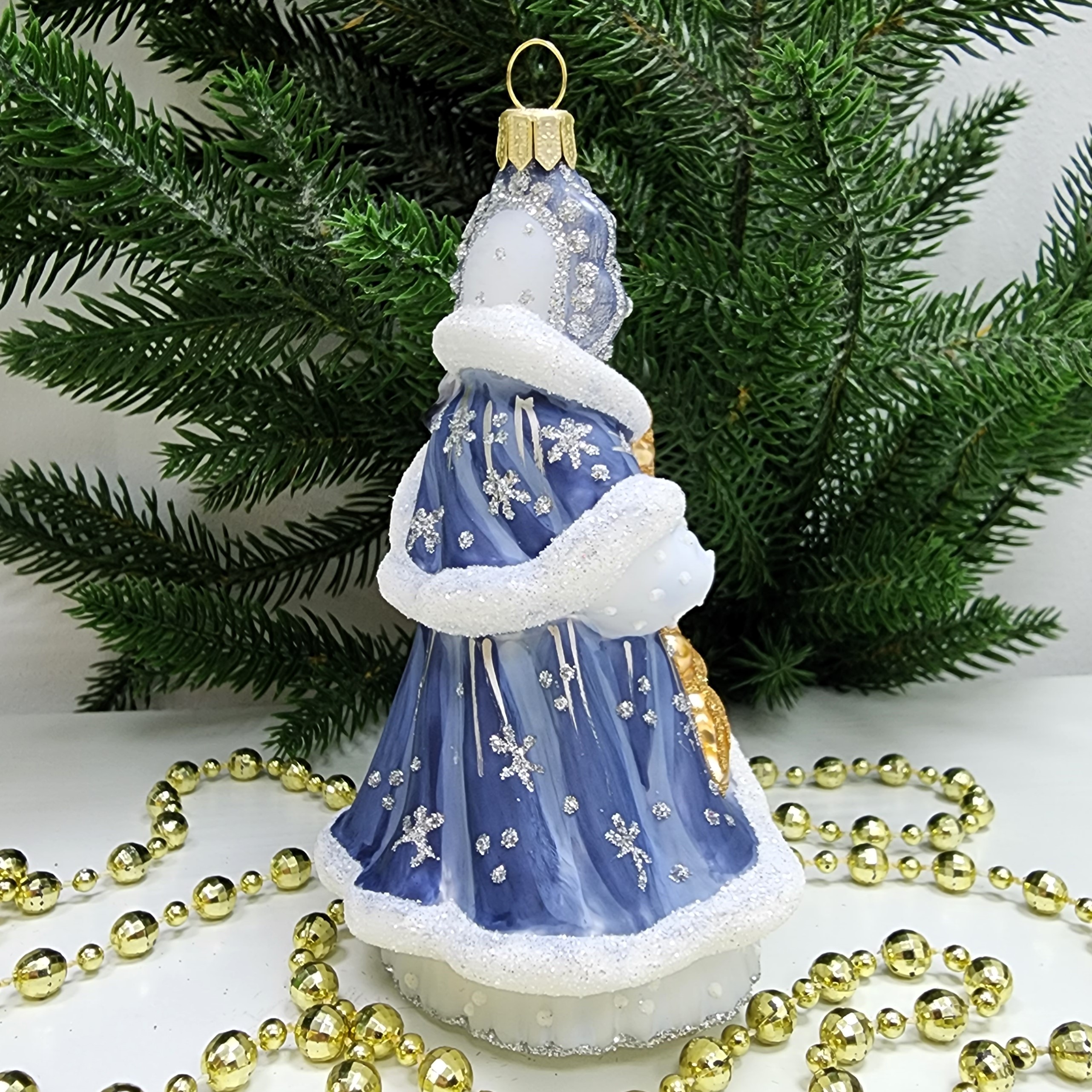 фото Стеклянная елочная игрушка Снегурочка с зайкой и птичкой