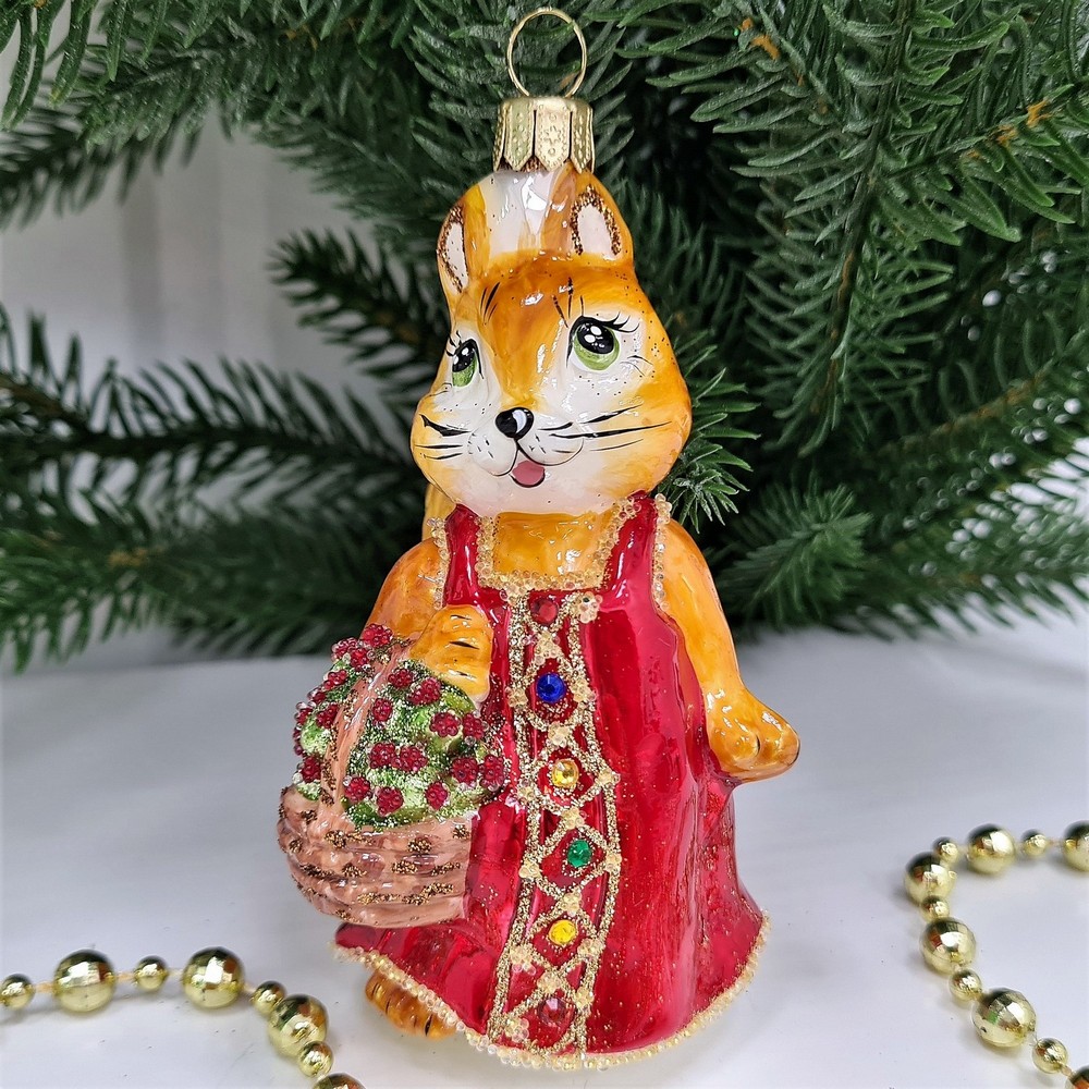 фото Стеклянная елочная игрушка Белочка с корзинкой