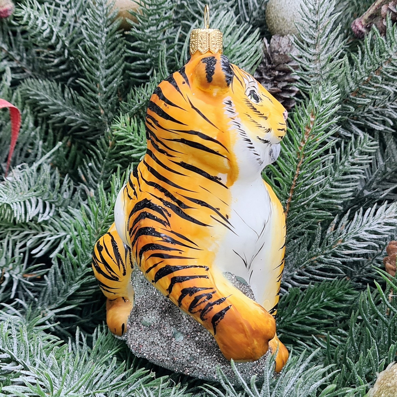 фото Стеклянная елочная игрушка Тигр на камне-2