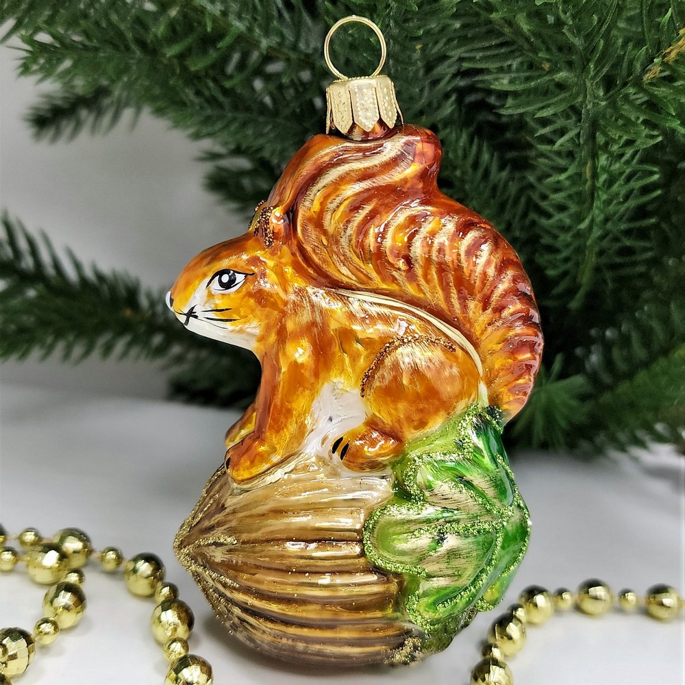 фото Стеклянная елочная игрушка Белочка на желуде