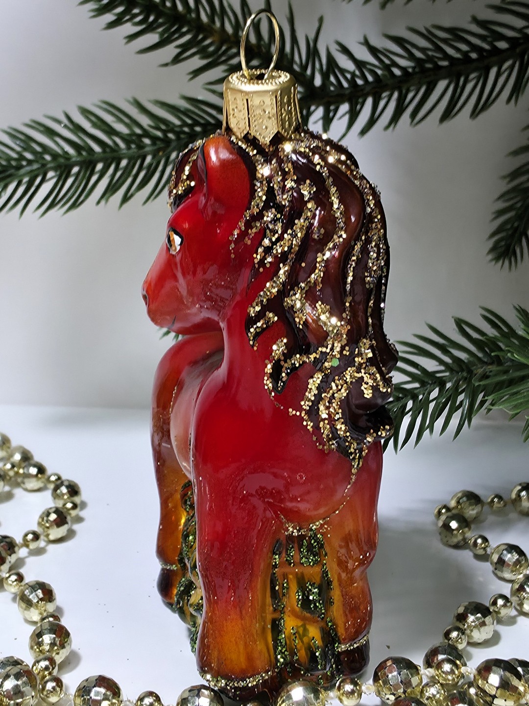 фото Стеклянная елочная игрушка Лошадка смотрит в бок