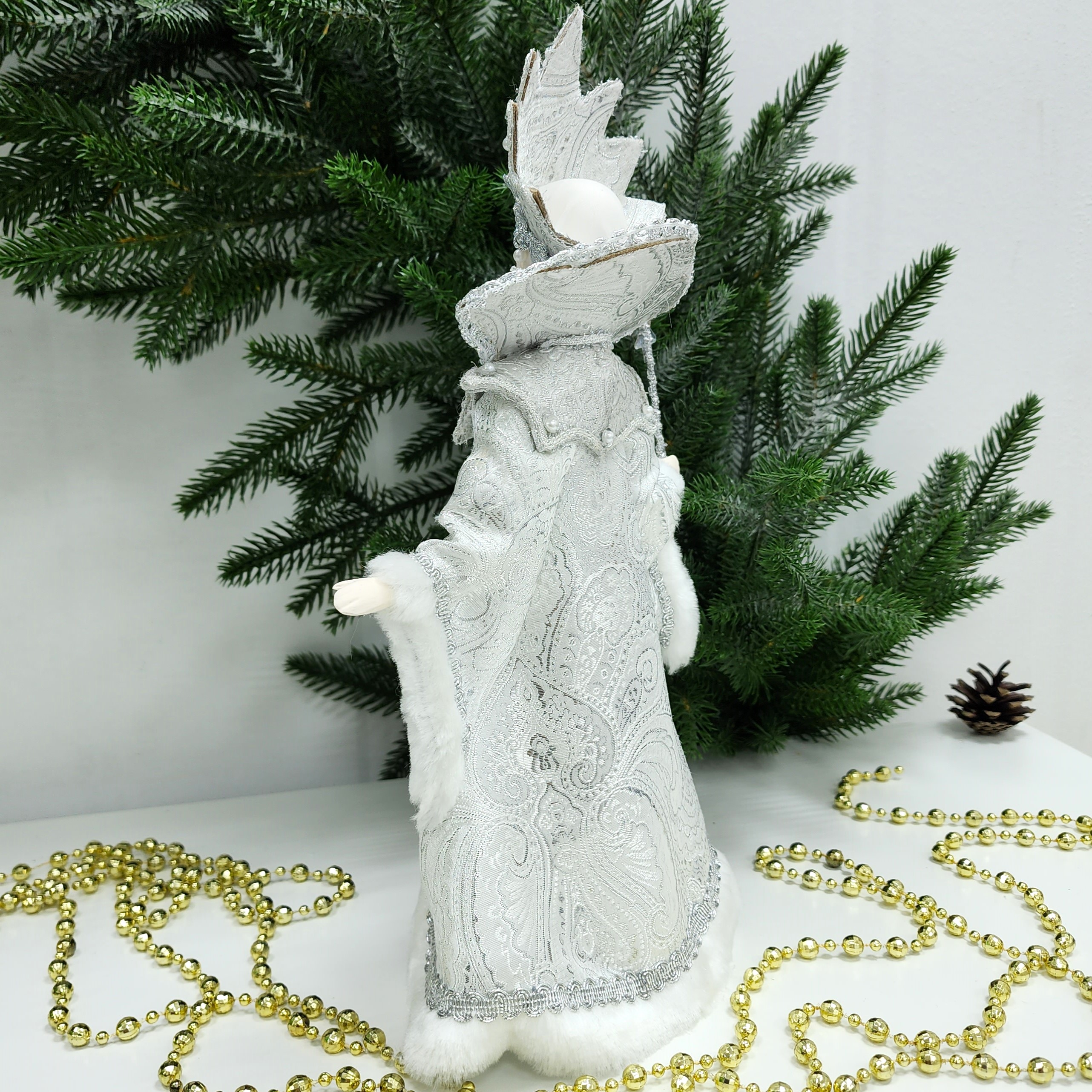 фото Кукла Снежная королева под елку 31 см