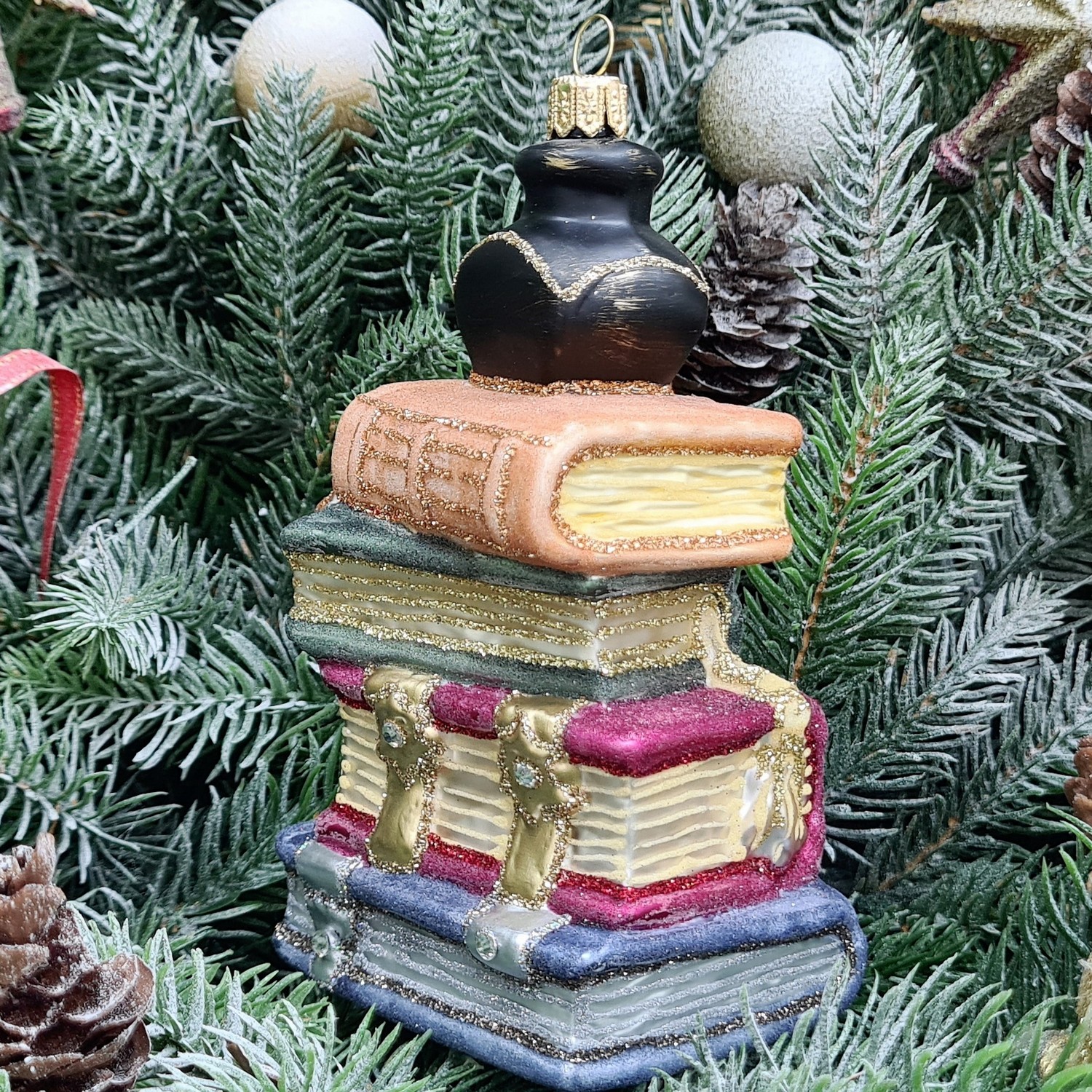 фото Стеклянная елочная игрушка Стопка книг сахар