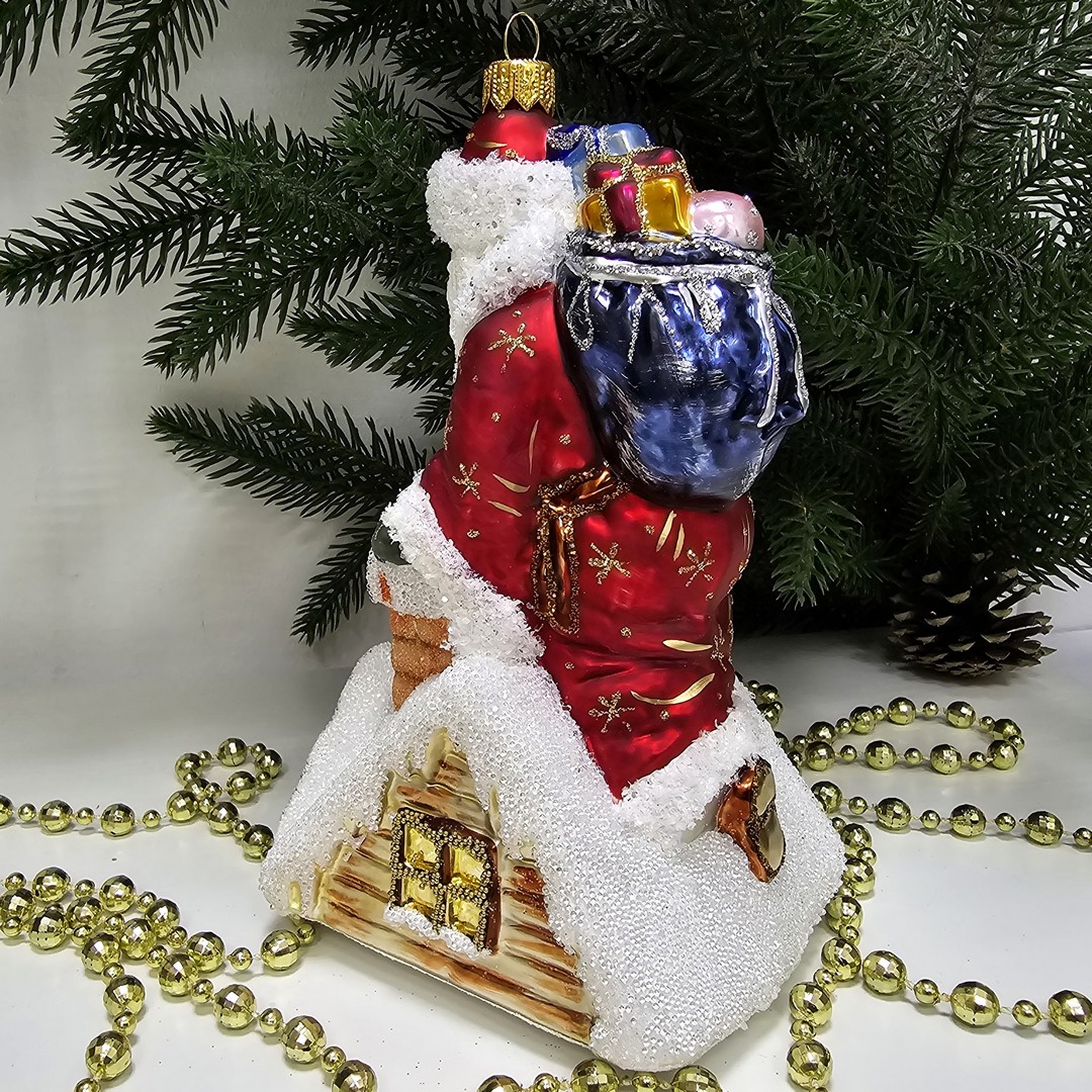 фото Стеклянная елочная игрушка Дед Мороз на крыше большой