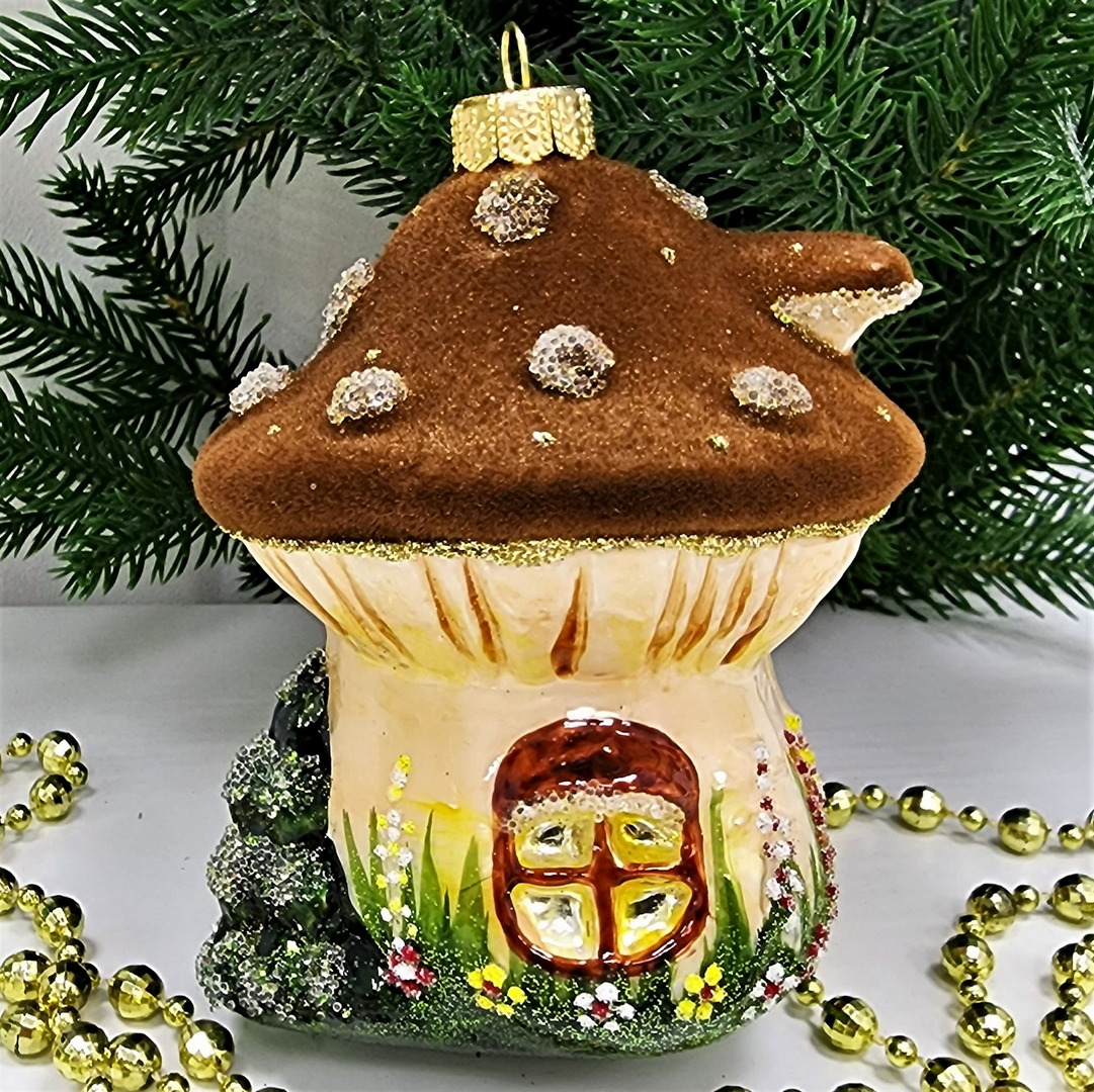 фото Стеклянная елочная игрушка Грибок домик коричневый