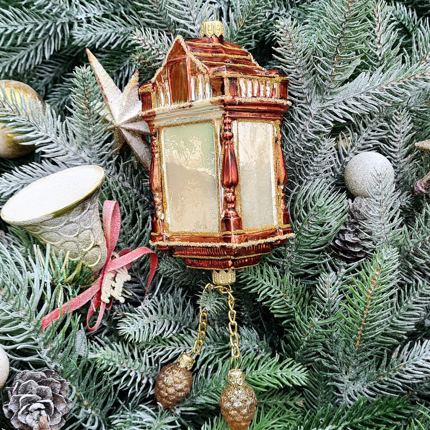 фото Стеклянная елочная игрушка Часы с кукушкой