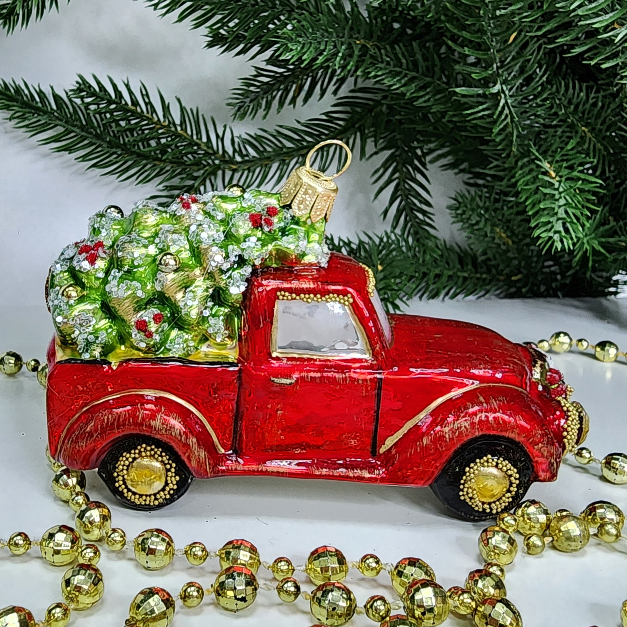 фото Стеклянная елочная игрушка Машинка с елкой