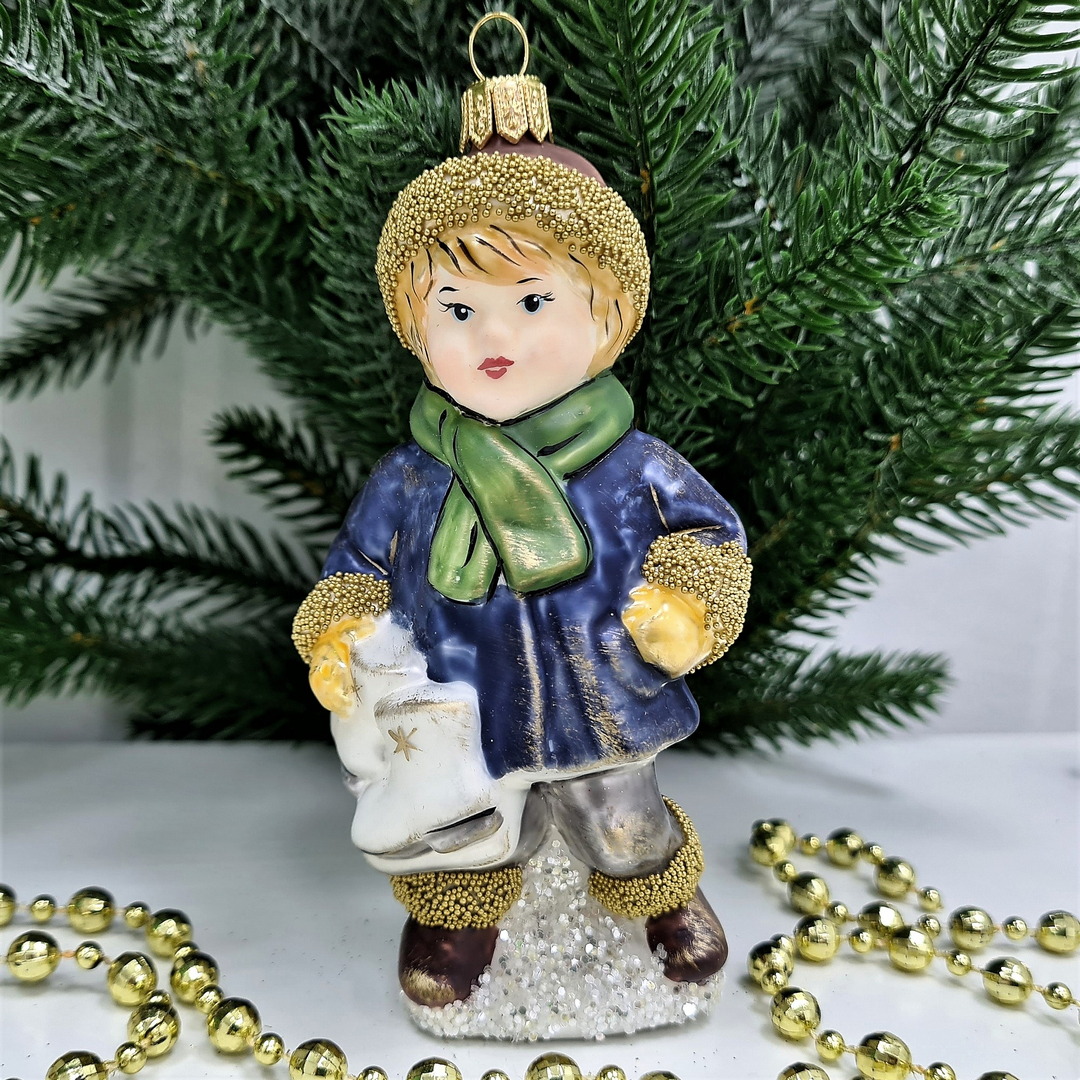 фото Стеклянная елочная игрушка Мальчик с коньками винтаж