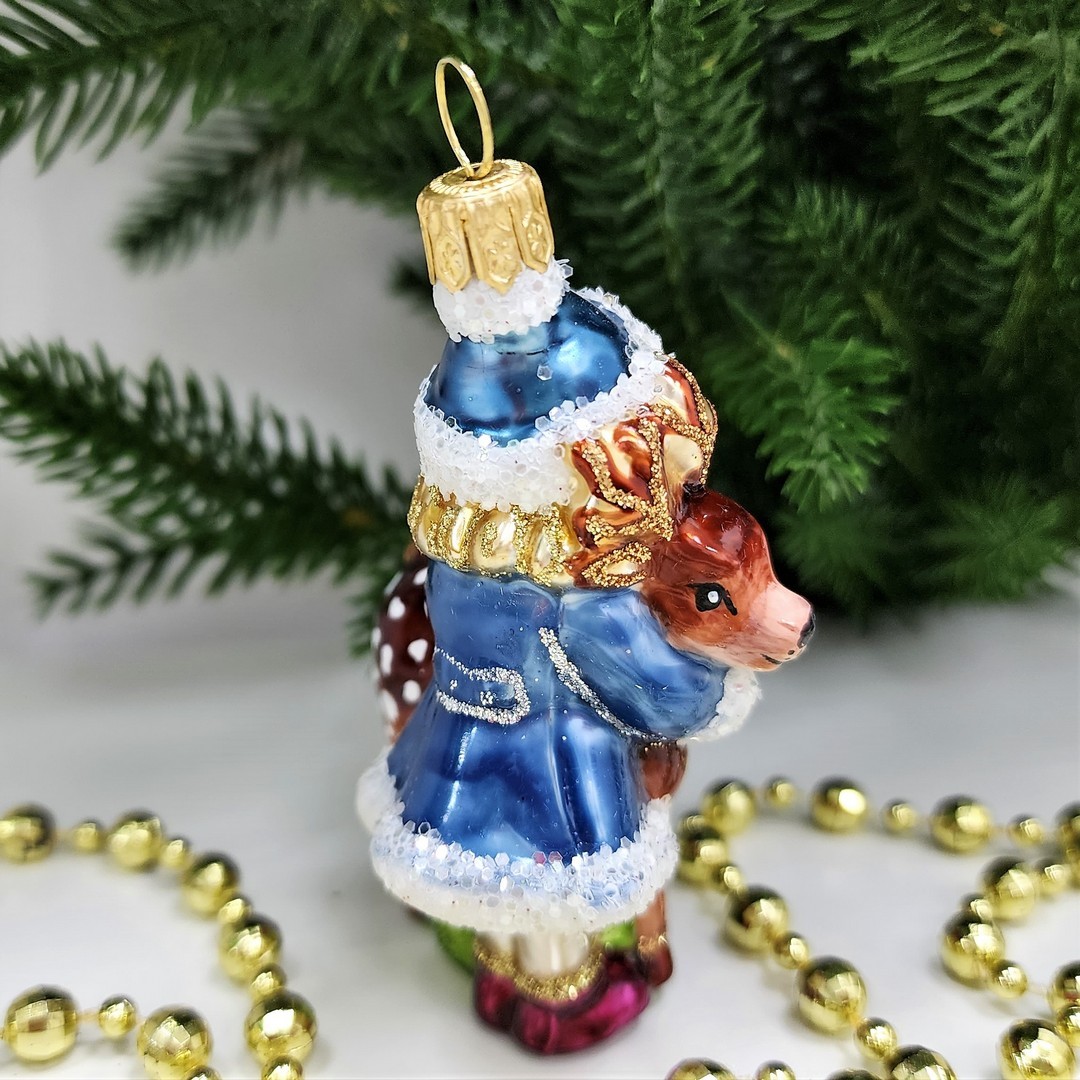 фото Стеклянная елочная игрушка Девочка с олененком