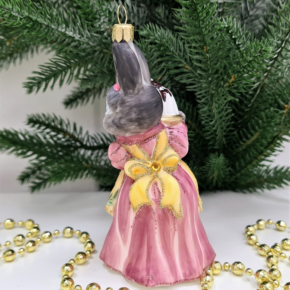 фото Стеклянная елочная игрушка Зайчиха с тортом-2