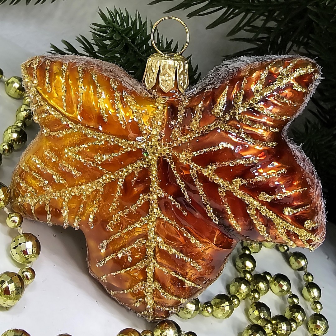 фото Стеклянная елочная игрушка Кленовый листок