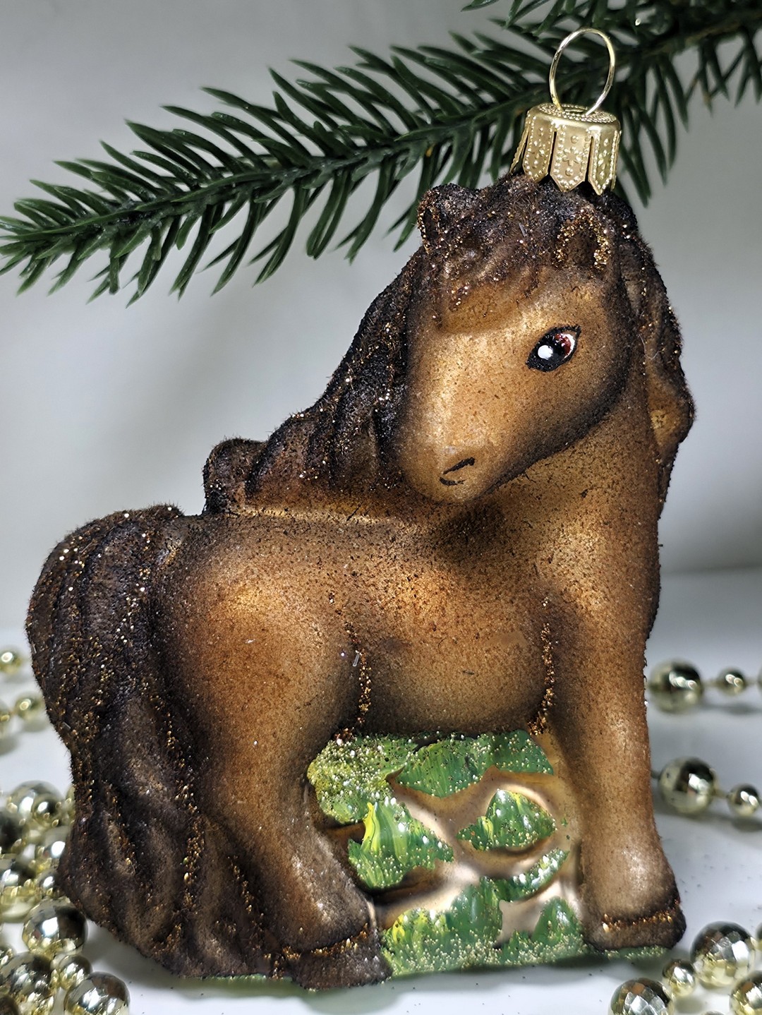 фото Стеклянная елочная игрушка Лошадка смотрит в бок