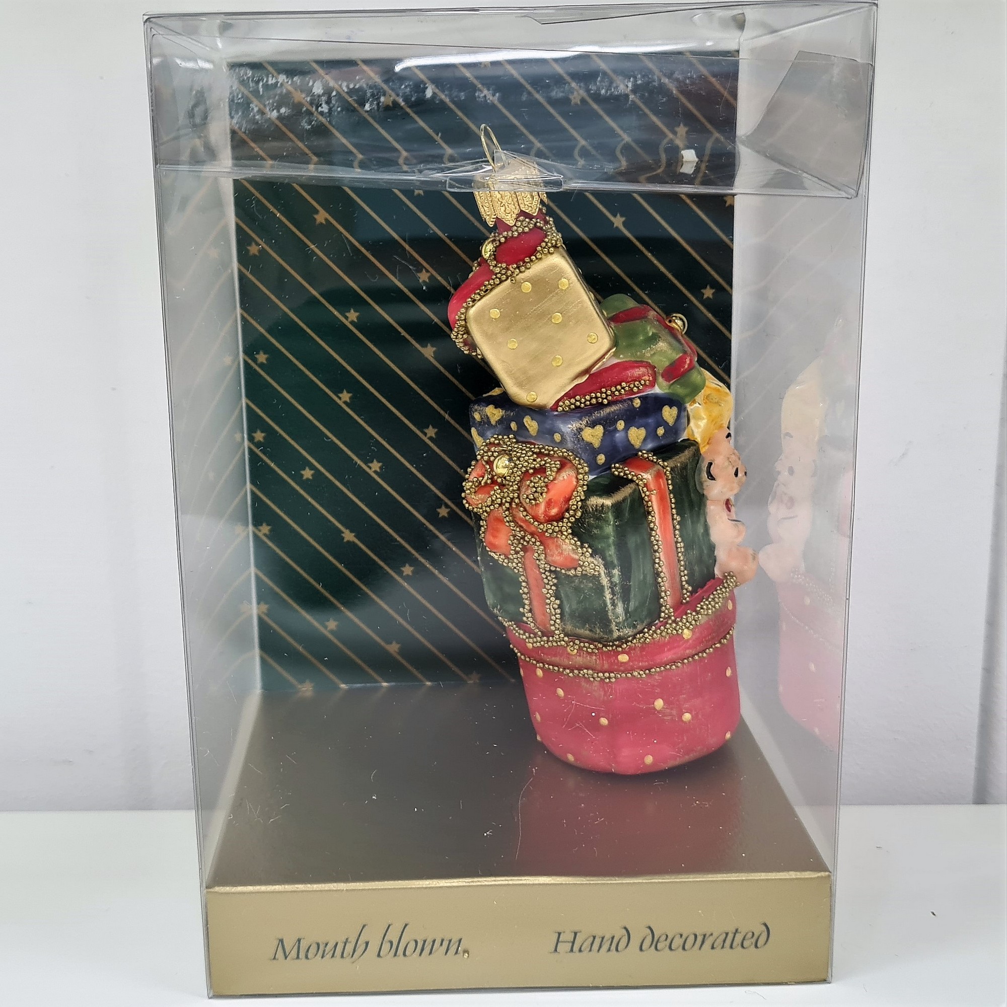 фото Стеклянная елочная игрушка Подарки винтаж