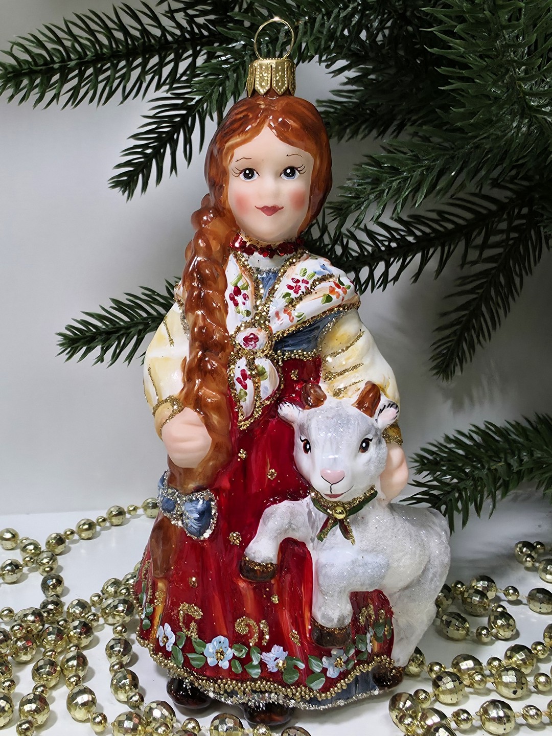 фото Стеклянная елочная игрушка Аленушка с козленком