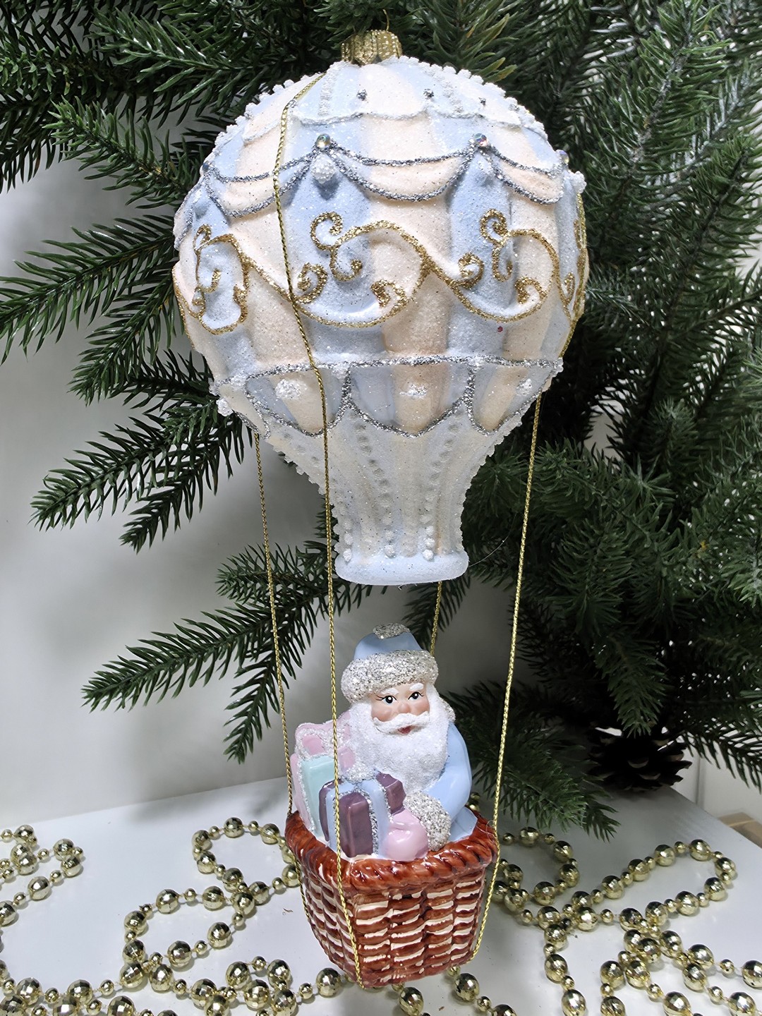 фото Стеклянная елочная игрушка Дед Мороз на воздушном шаре