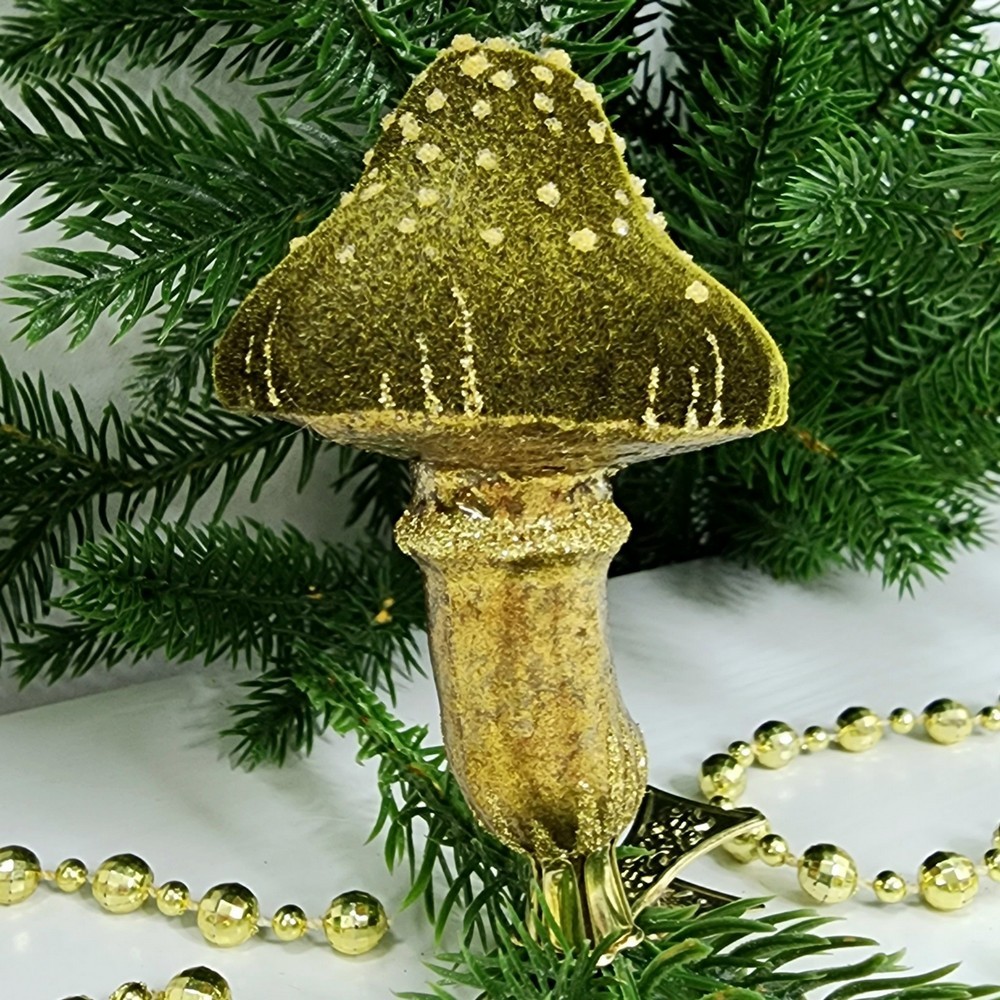 фото Стеклянная елочная игрушка Грибочек на прищепке