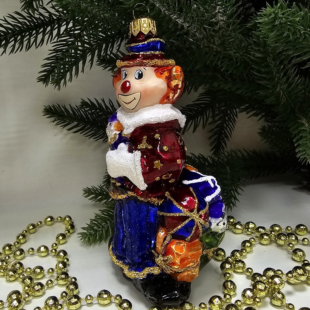 фото Стеклянная елочная игрушка Клоун с подарками