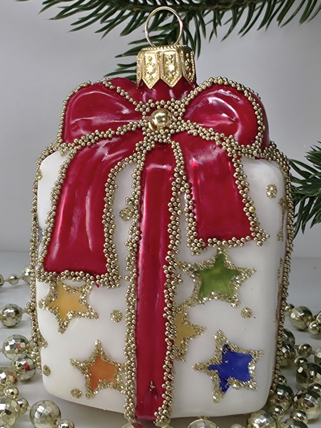 фото Стеклянная елочная игрушка Подарок винтаж