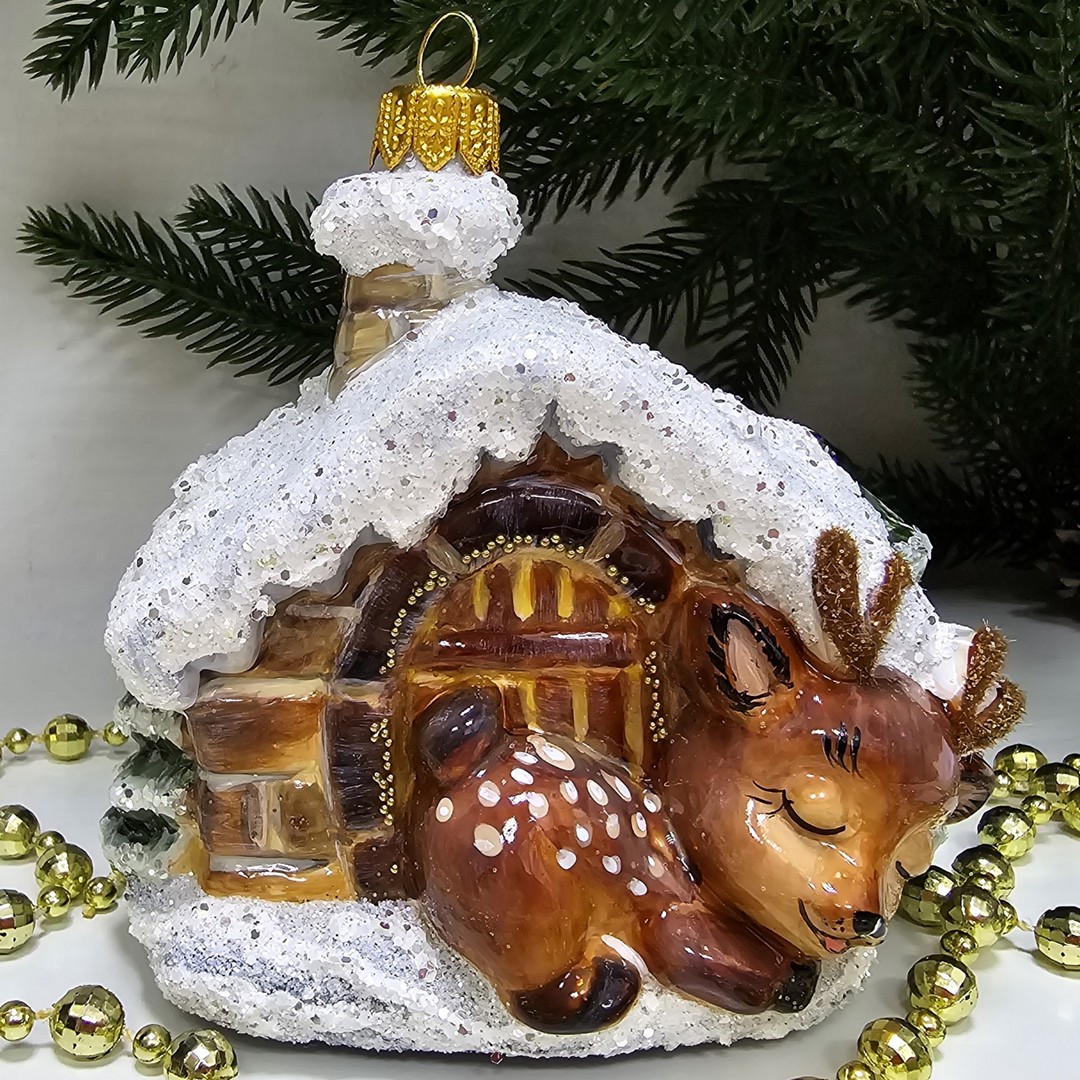 фото Стеклянная елочная игрушка Домик с олененком