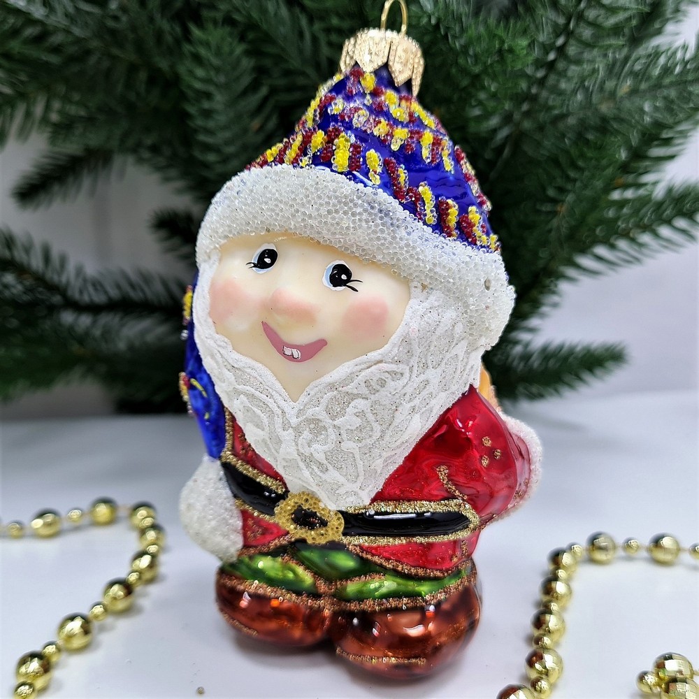 фото Стеклянная елочная игрушка Гном с подарком