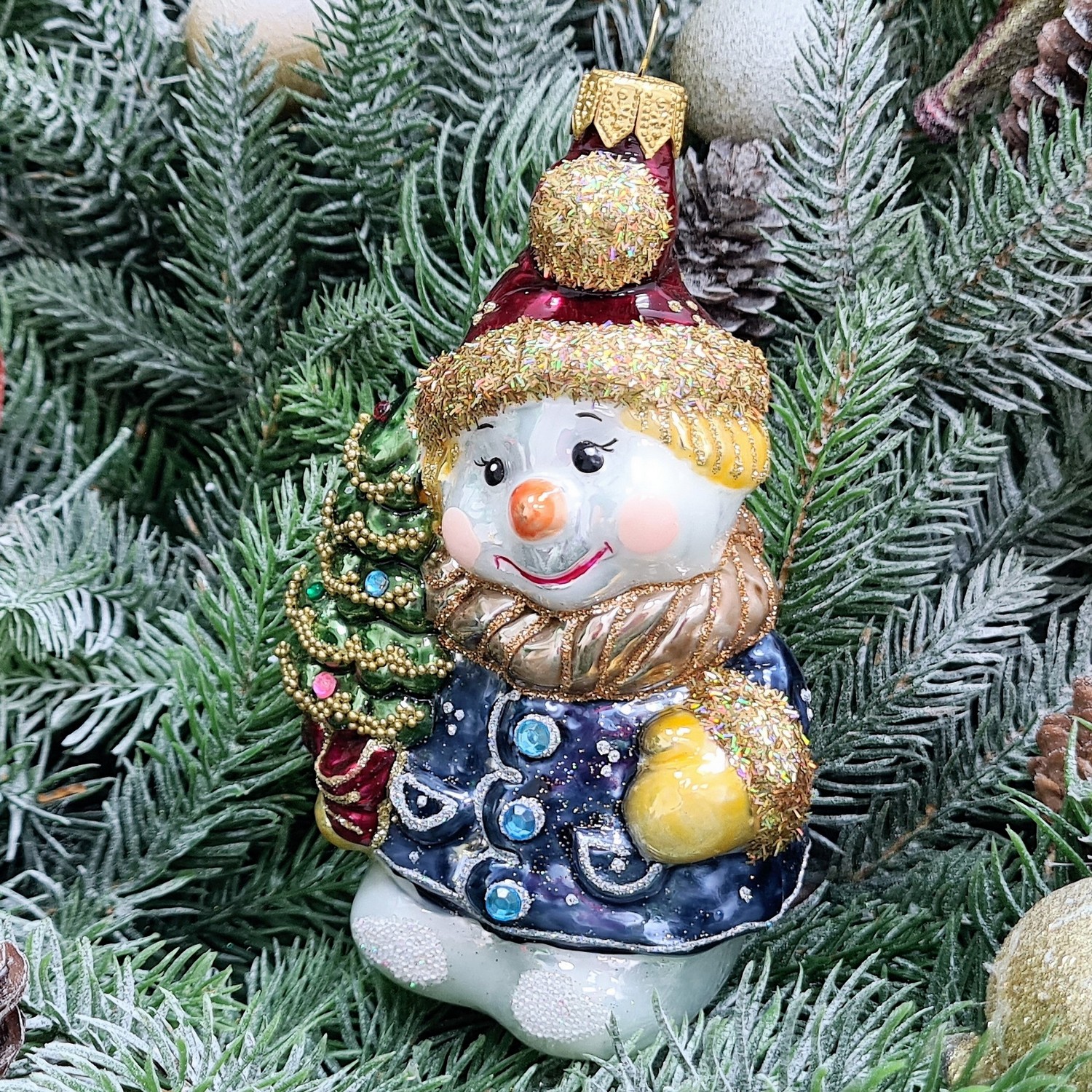 фото Стеклянная елочная игрушка Снеговик с елкой