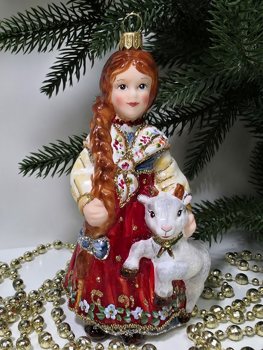 фото Стеклянная елочная игрушка Аленушка с козленком