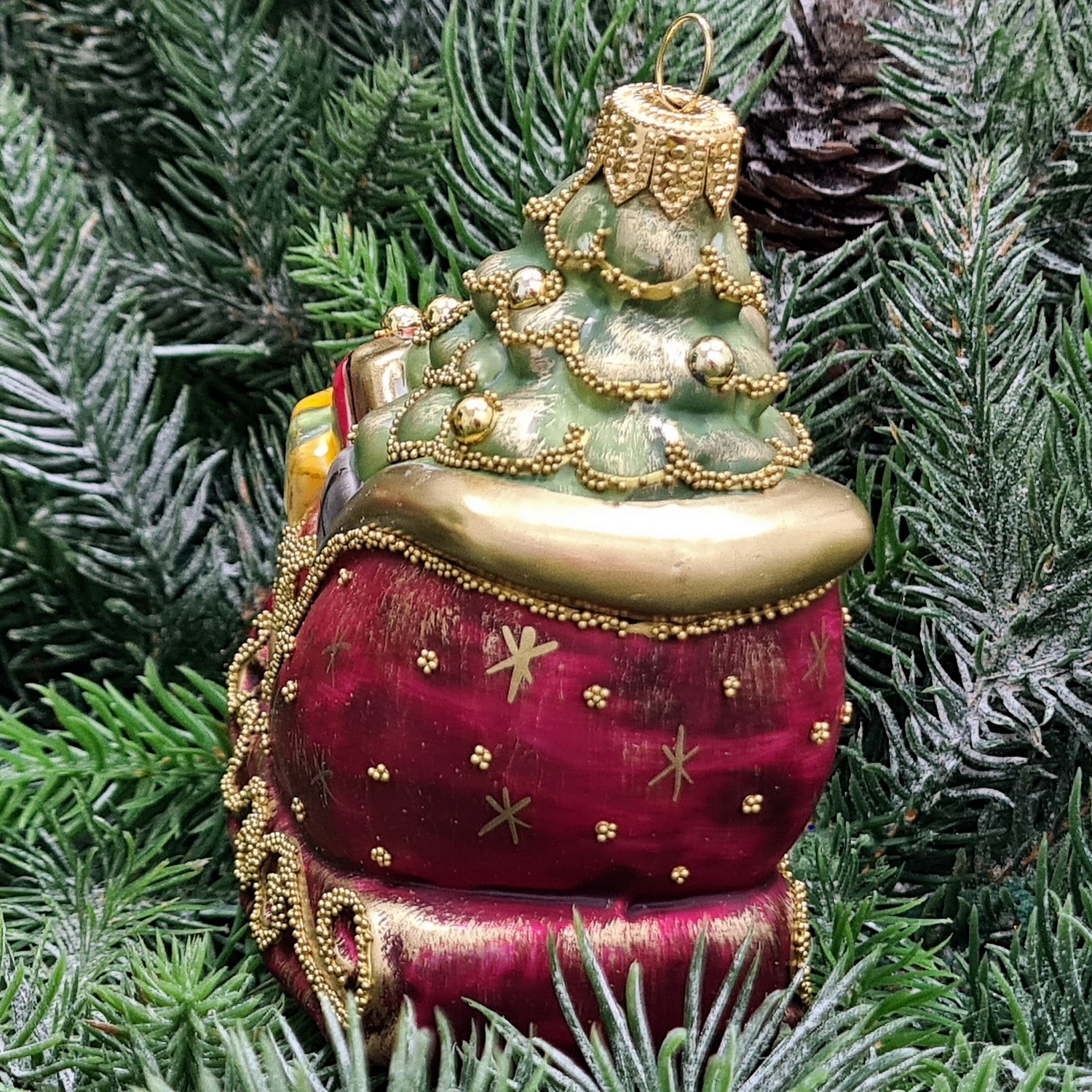 фото Стеклянная елочная игрушка Сани с подарками винтаж