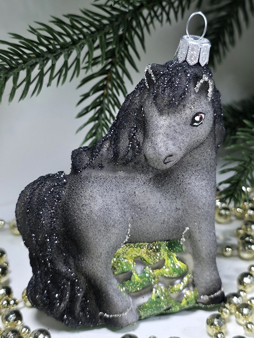 фото Стеклянная елочная игрушка Лошадка смотрит в бок