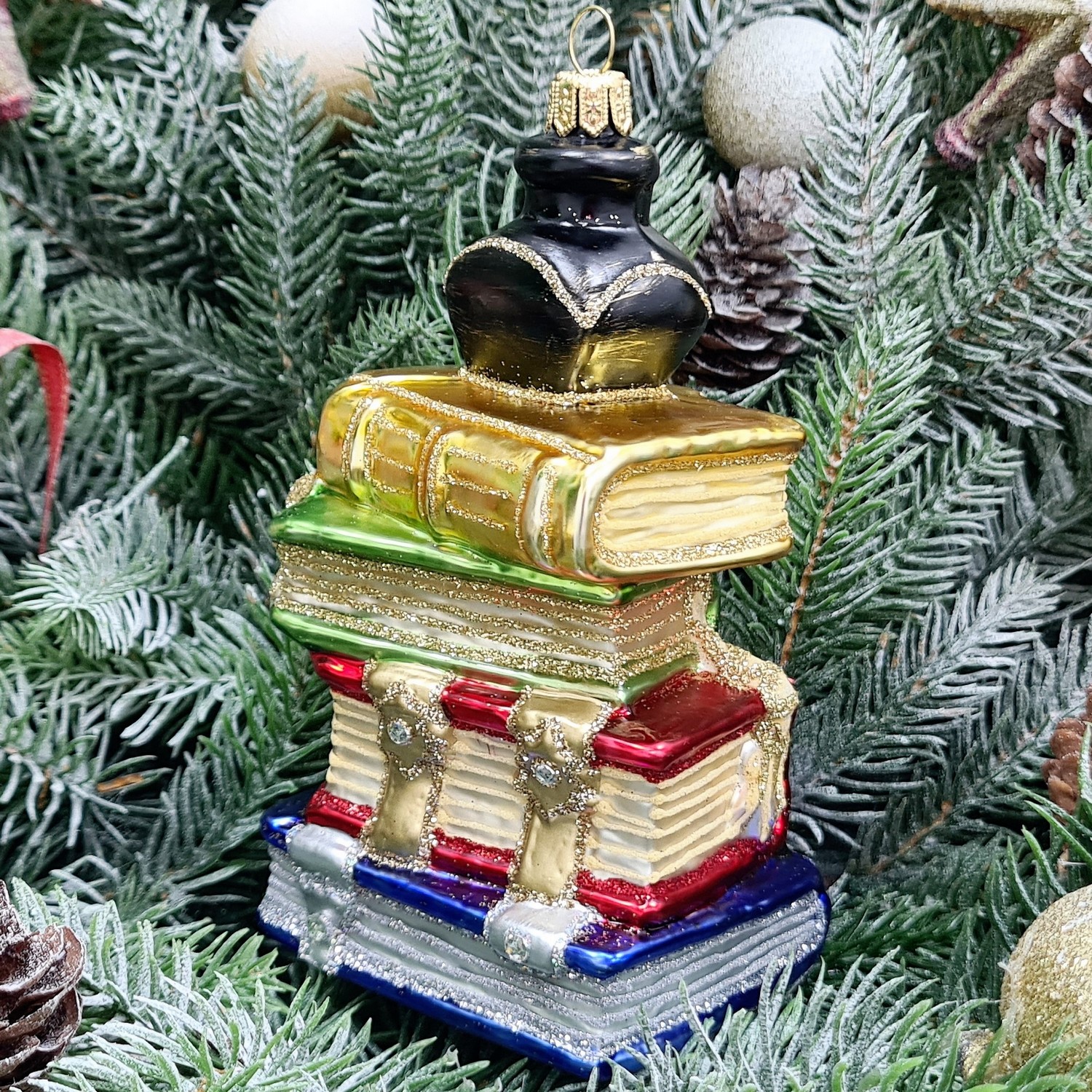 фото Стеклянная елочная игрушка Стопка книг цветная