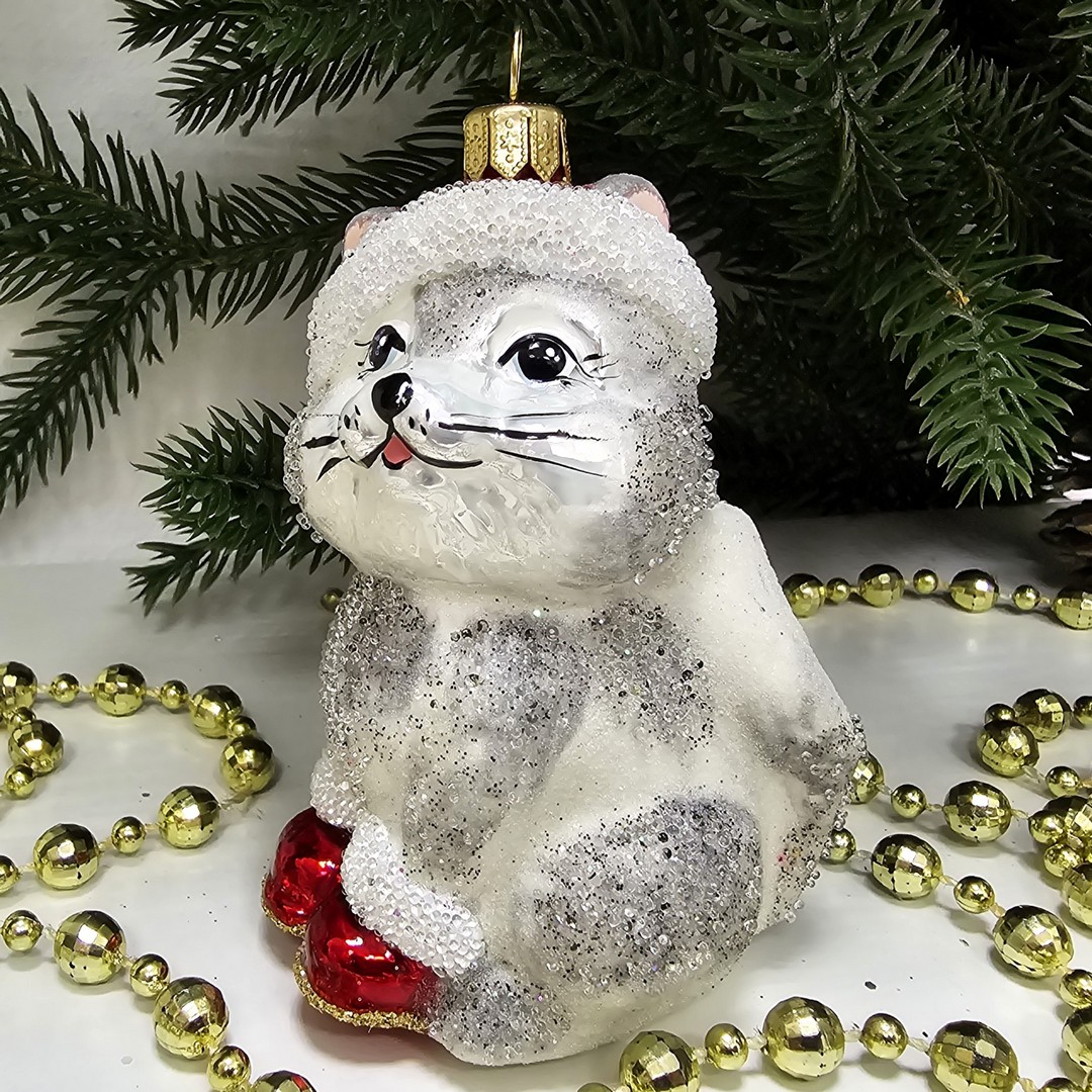 фото Стеклянная елочная игрушка Котенок санта