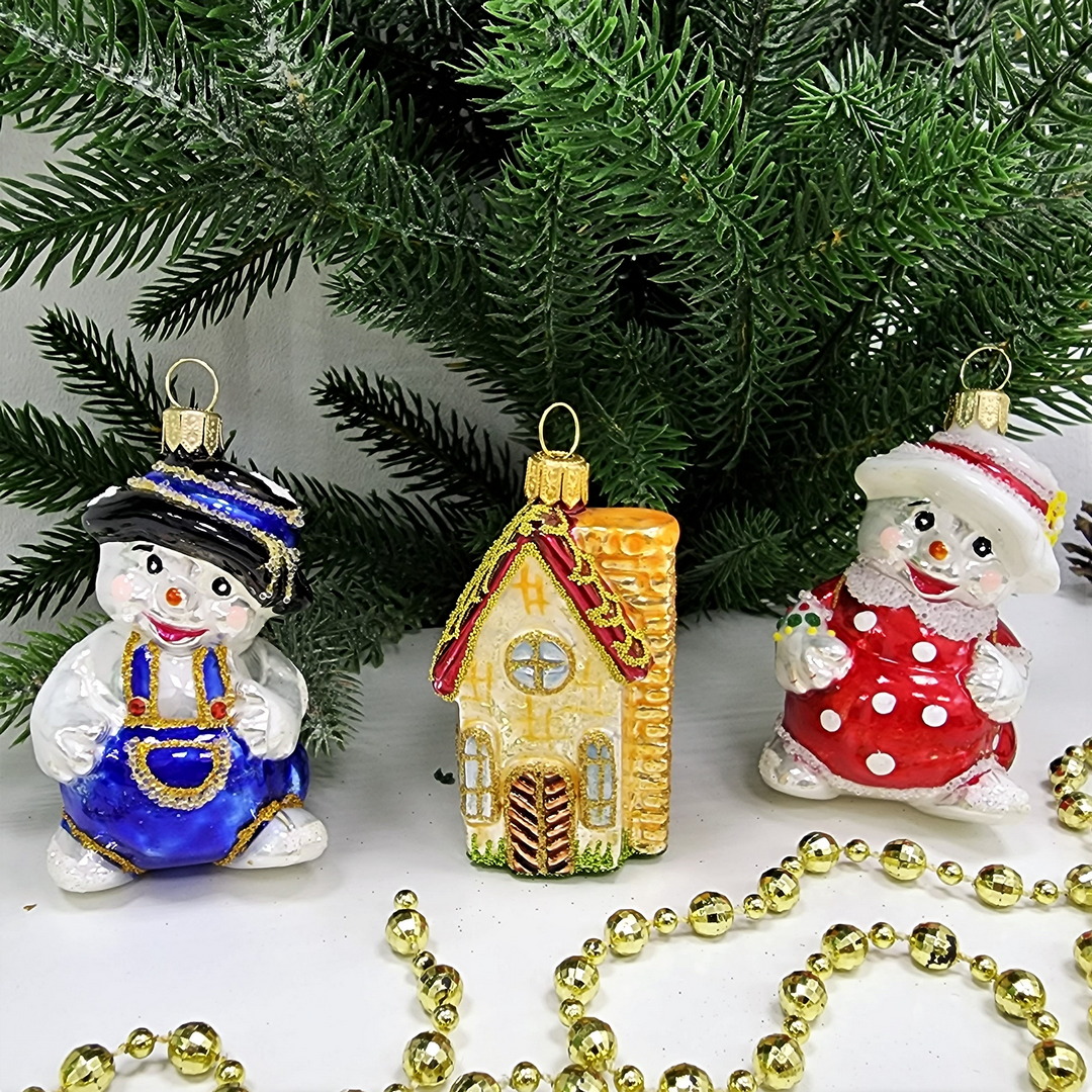 фото Набор ёлочных игрушек Снеговики и домик