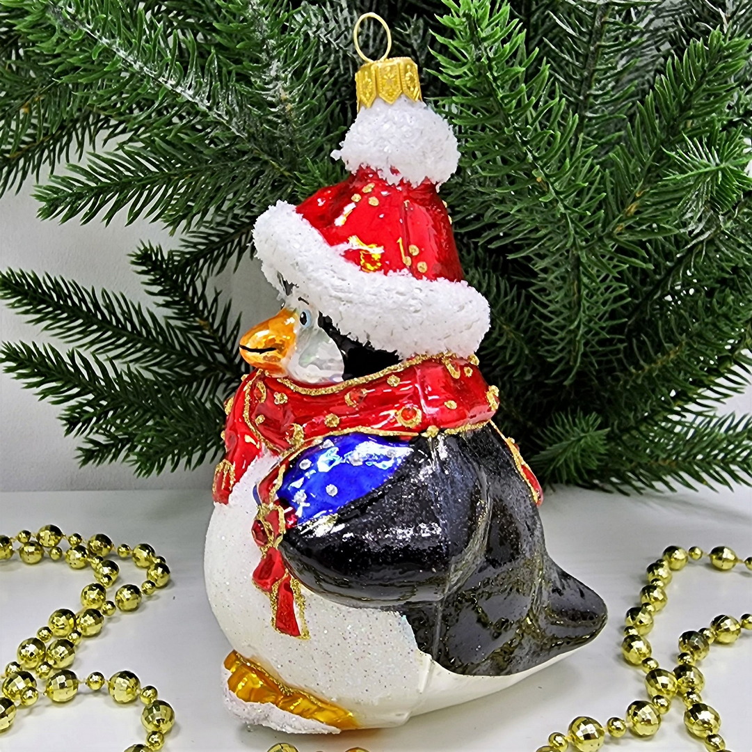 фото Стеклянная елочная игрушка Пингвин с барабаном