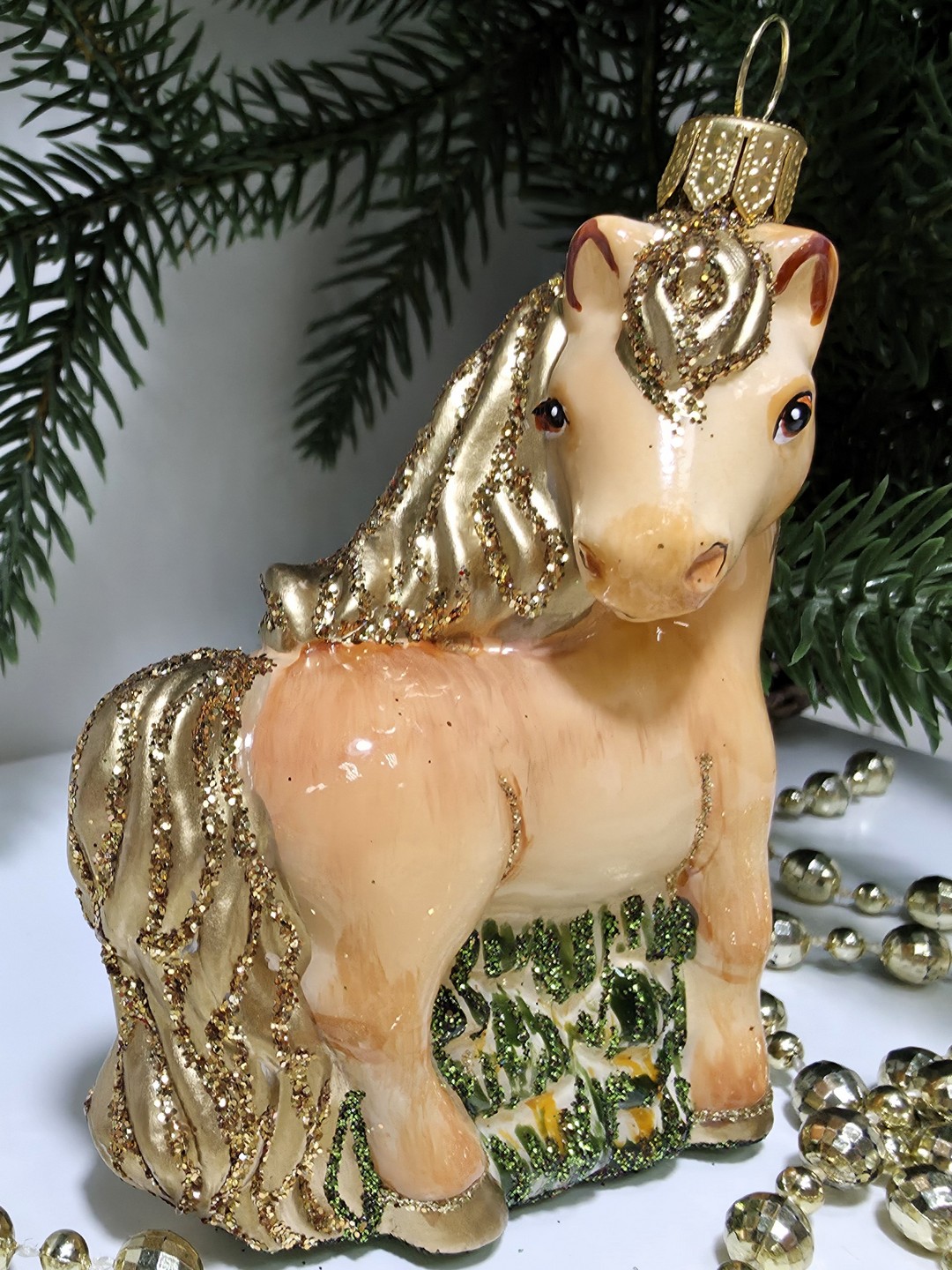 фото Стеклянная елочная игрушка Лошадка смотрит в бок